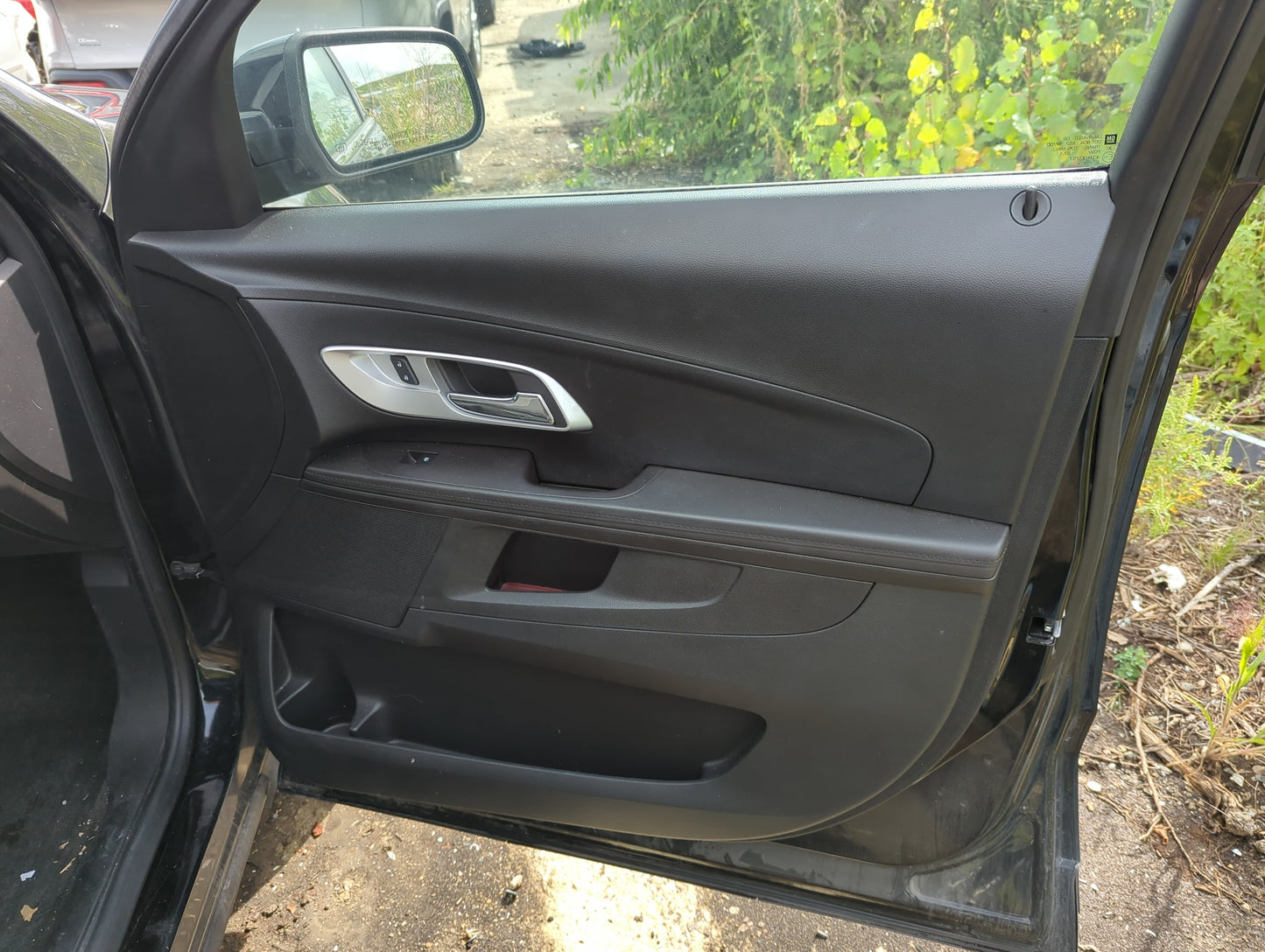 2017 Chevrolet Equinox Front Right Passenger Interior Door Panel Trim - Oemusedautoparts1.com
