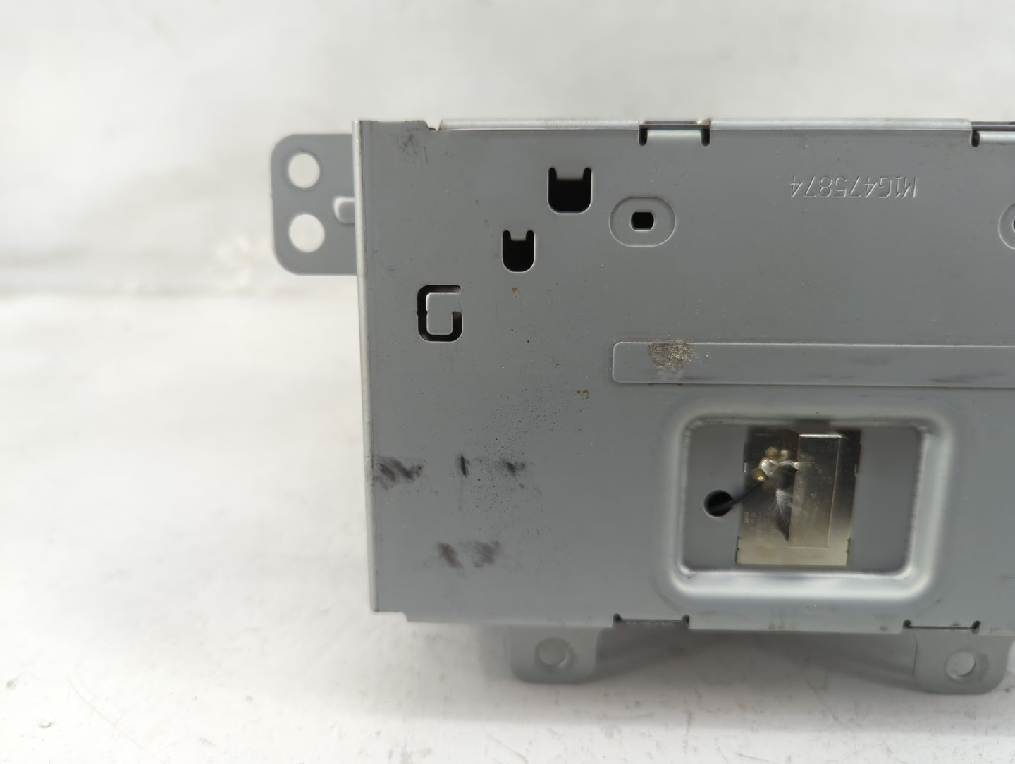 2016-2017 Chevrolet Equinox Radio AM FM Cd Player Receiver Replacement Fits Fits 2016 2017 OEM Used Auto Parts - Oemusedauto