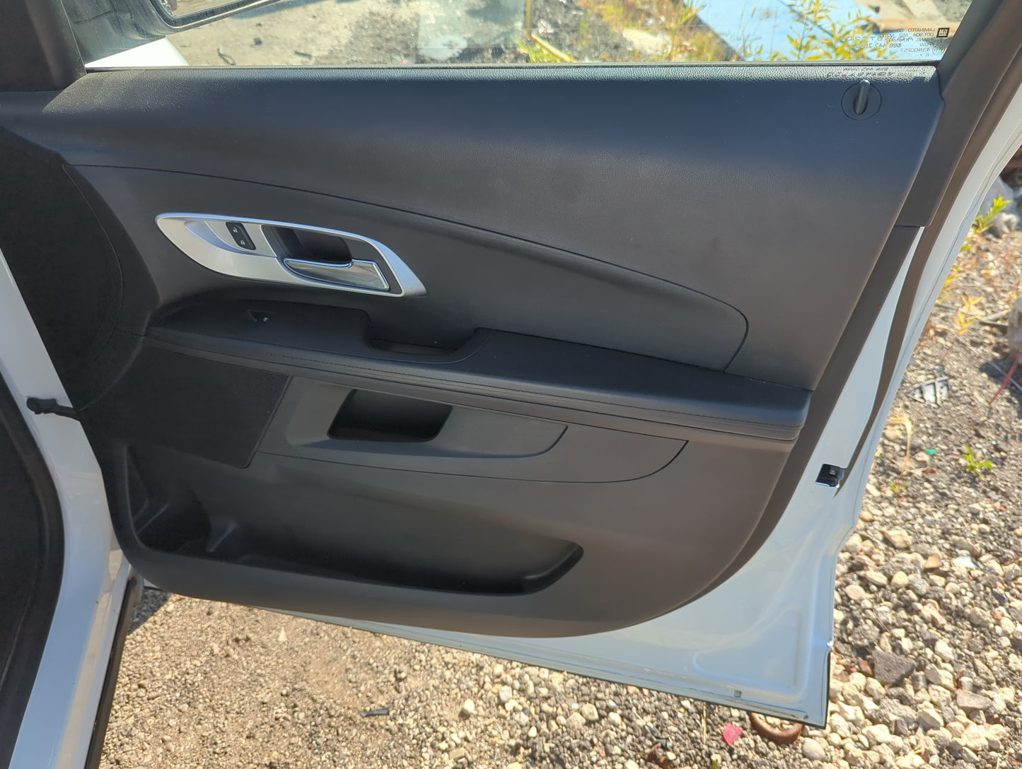 2017 Chevrolet Equinox Front Right Passenger Interior Door Panel Trim - Oemusedautoparts1.com