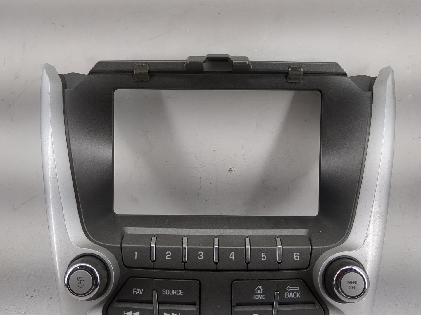 2016-2017 Chevrolet Equinox Radio Control Panel 1147543 - Oemusedautoparts1.com