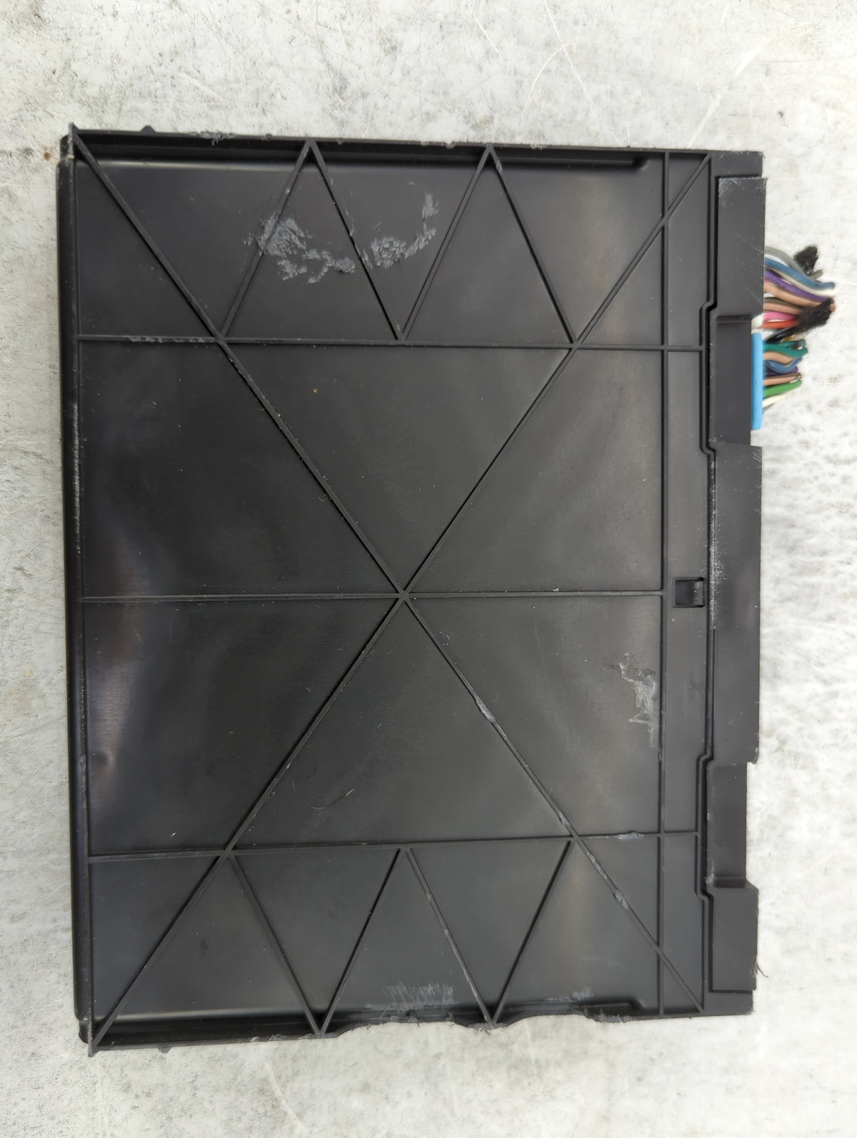 2016-2017 Chevrolet Equinox Body Control Module Bcm Inner Cabin Fuse Box 1147646 - Oemusedautoparts1.com