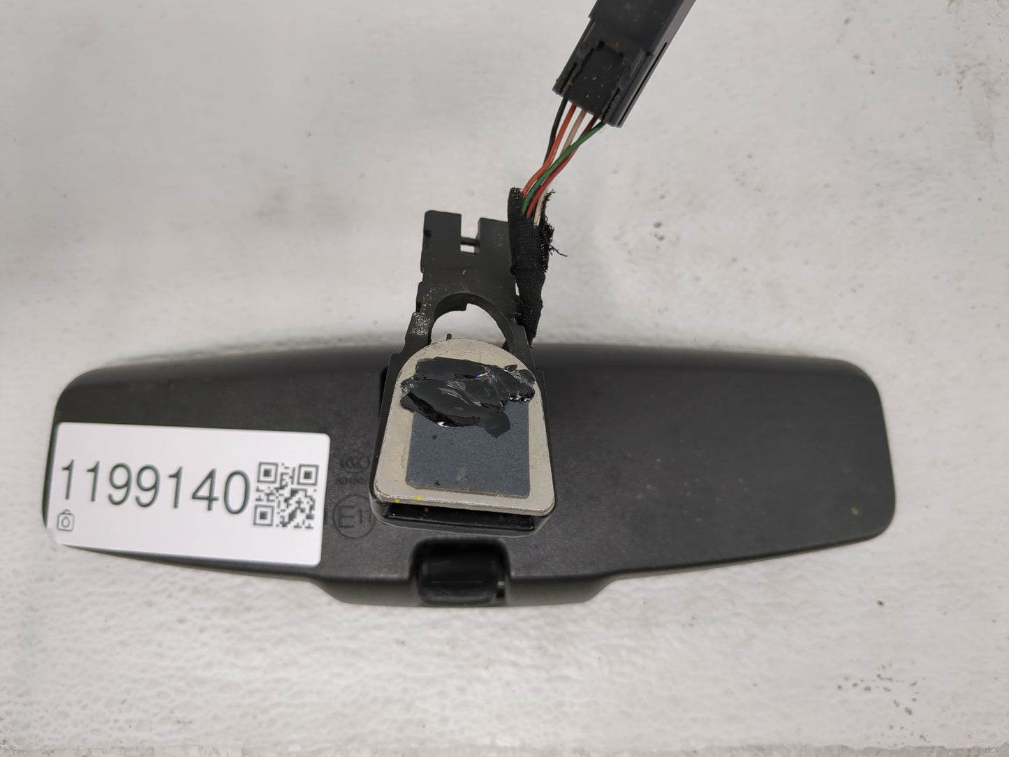 2010-2017 Chevrolet Equinox Interior Rear View Mirror Replacement OEM P/N:E11026392 Fits OEM Used Auto Parts - Oemusedautopa