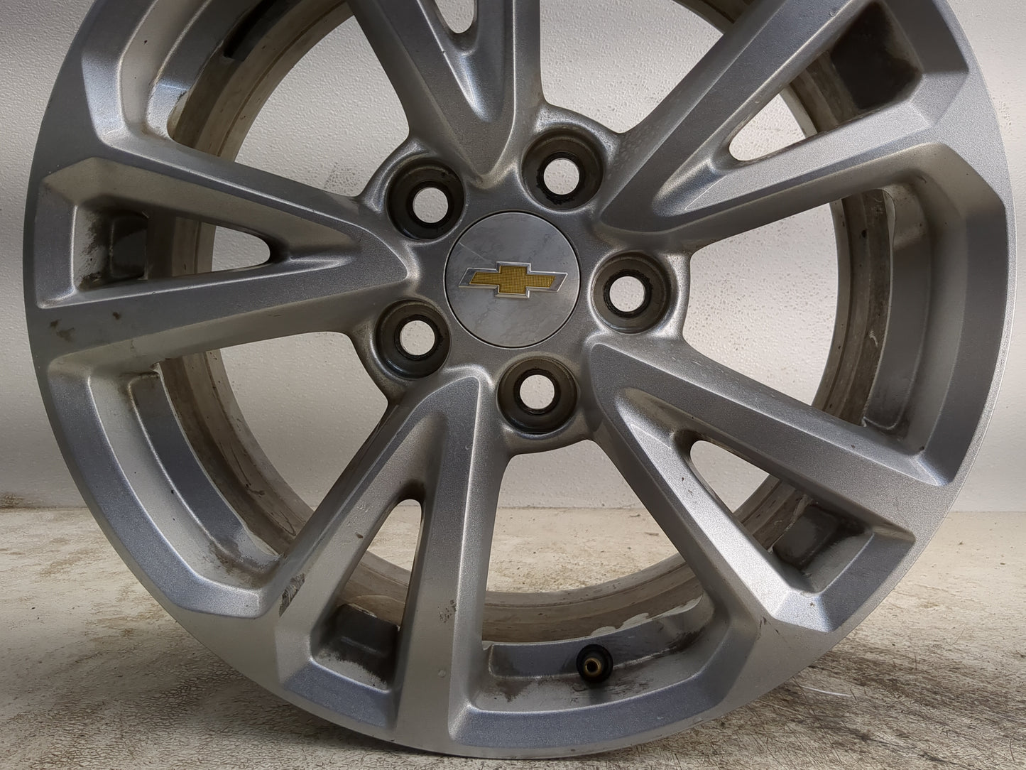 2016-2017 Chevrolet Equinox Oem Wheel Rim - Oemusedautoparts1.com