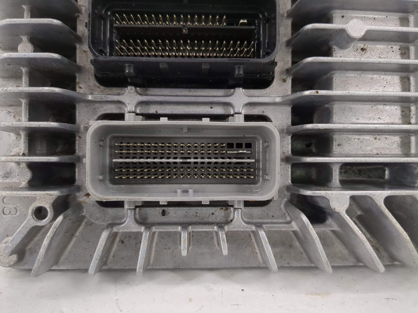 2017 Chevrolet Equinox PCM Engine Control Computer ECU ECM PCU OEM P/N:E39A 12667002 Fits Fits 2018 2019 2020 OEM Used Auto 