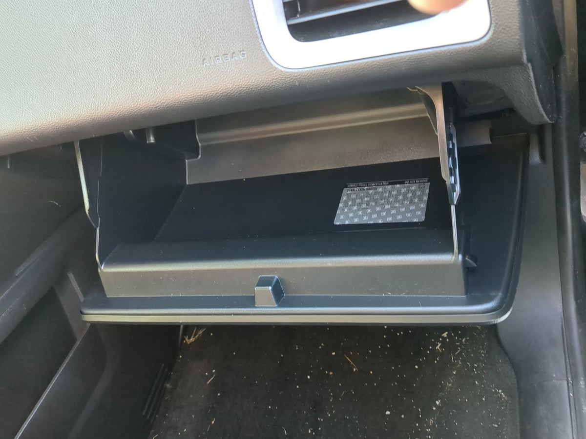 2017 Chevrolet Equinox Passenger Glove Box Door Storage Compartment 1206043 - Oemusedautoparts1.com