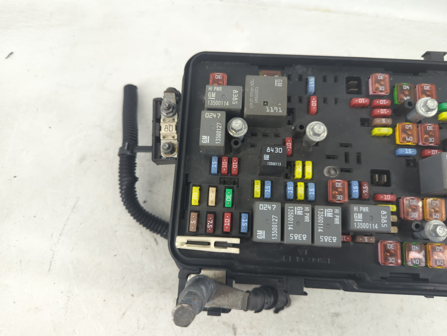 2016-2017 Chevrolet Equinox Fusebox Fuse Box Panel Relay Module P/N:22922727 Fits Fits 2016 2017 OEM Used Auto Parts - Oemus
