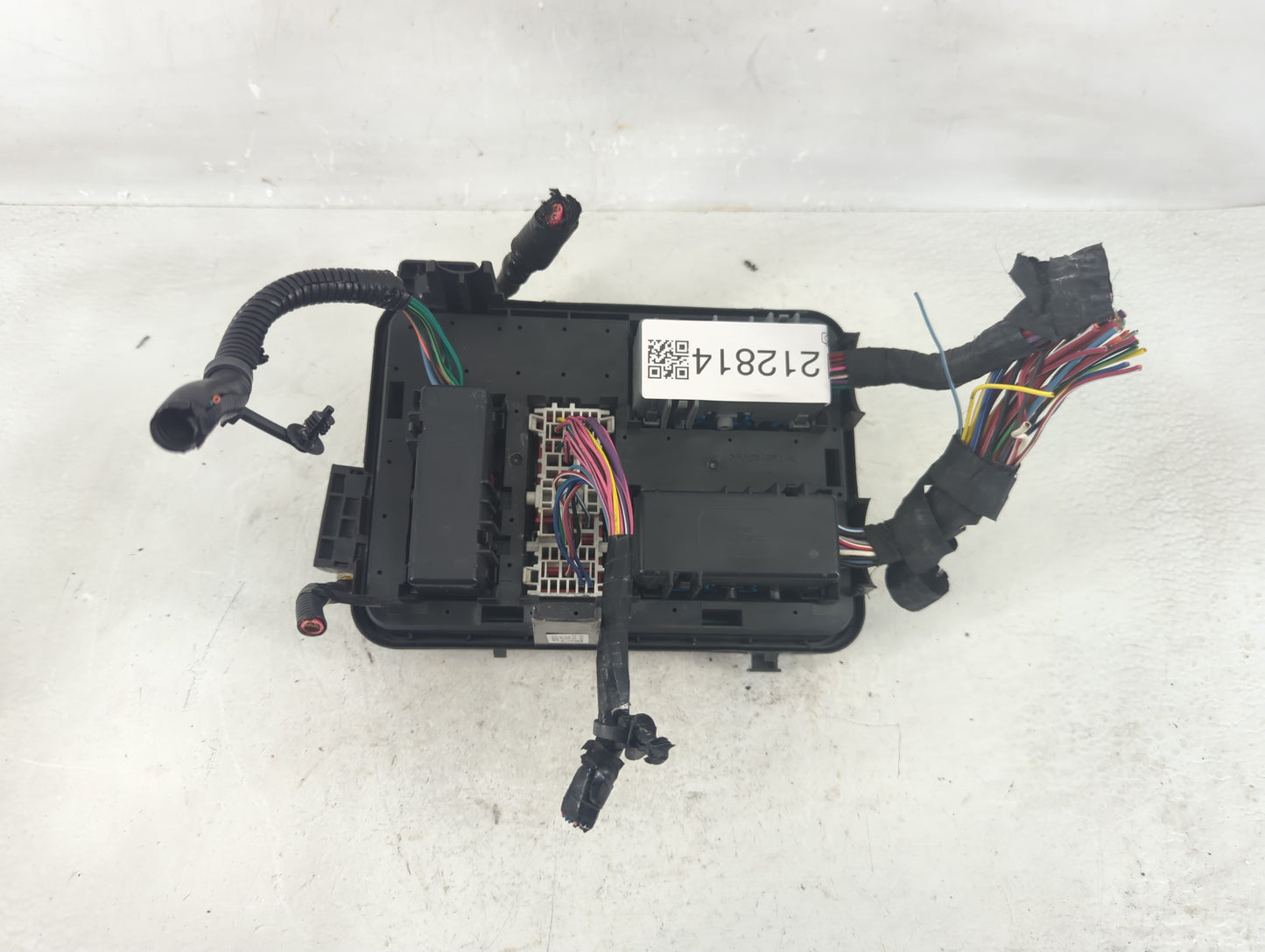 2016-2017 Chevrolet Equinox Fusebox Fuse Box Panel Relay Module P/N:22922727 Fits Fits 2016 2017 OEM Used Auto Parts - Oemus