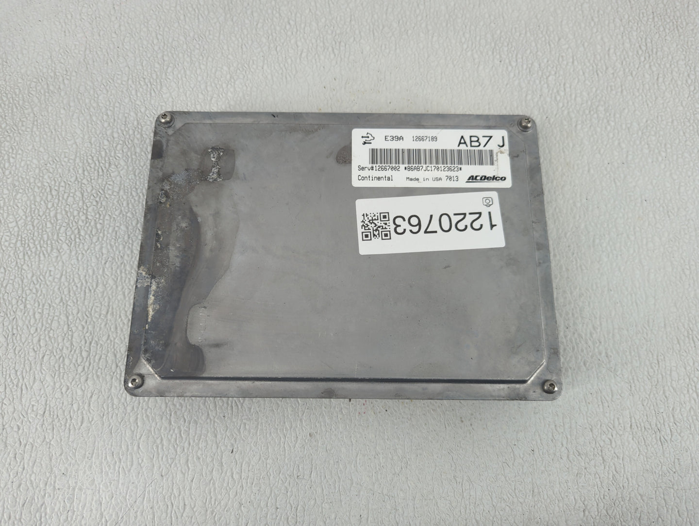 2017 Chevrolet Equinox PCM Engine Control Computer ECU ECM PCU OEM P/N:12667189 Fits Fits 2018 2019 2020 OEM Used Auto Parts