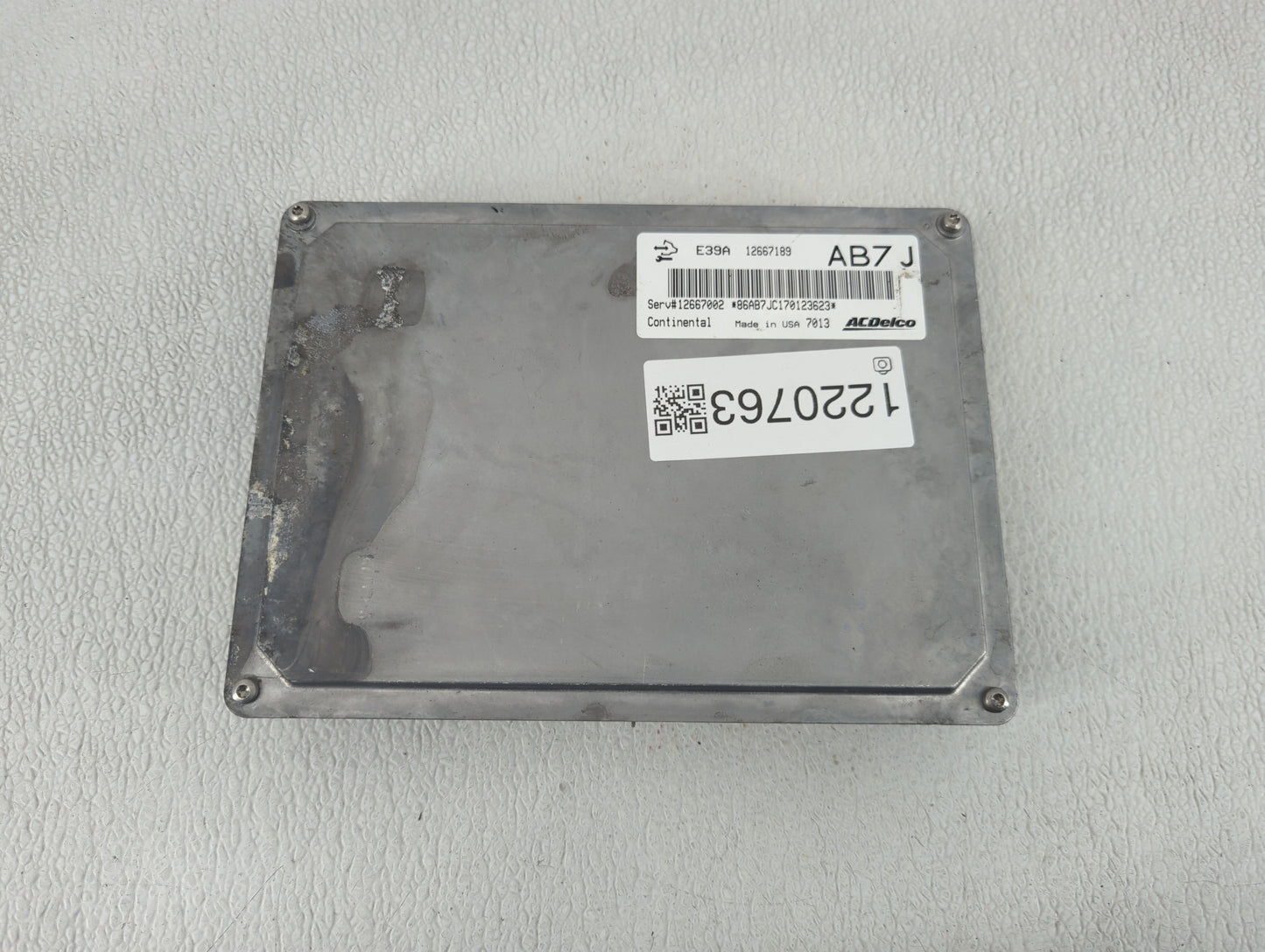 2017 Chevrolet Equinox PCM Engine Control Computer ECU ECM PCU OEM P/N:12667189 Fits Fits 2018 2019 2020 OEM Used Auto Parts