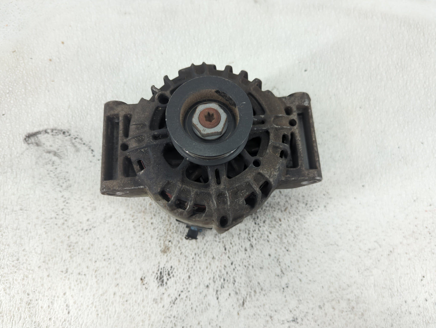 2010-2017 Chevrolet Equinox Alternator Replacement Generator Charging Assembly Engine OEM P/N:13588328 Fits OEM Used Auto Pa