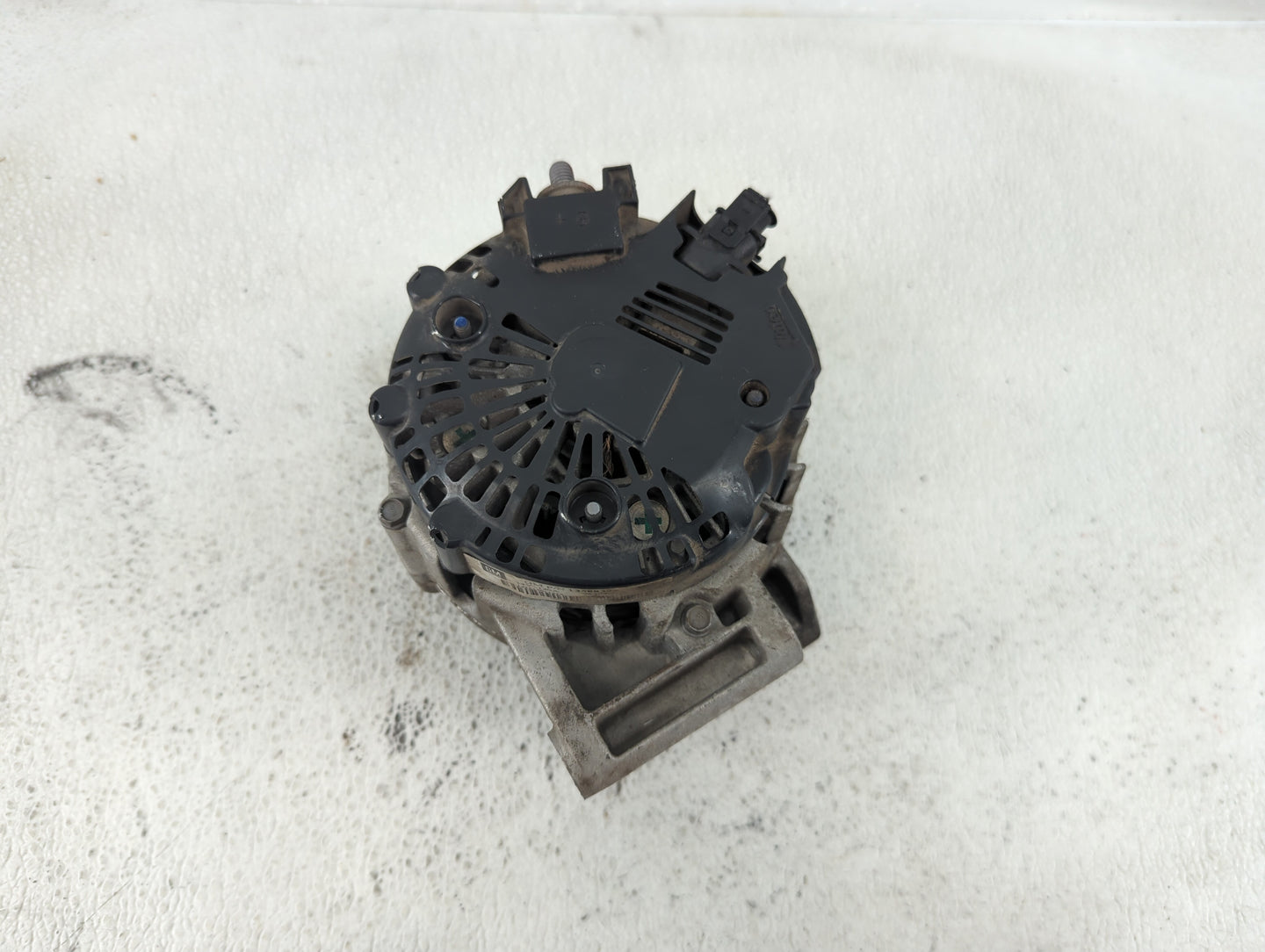 2010-2017 Chevrolet Equinox Alternator Replacement Generator Charging Assembly Engine OEM P/N:13588328 Fits OEM Used Auto Pa