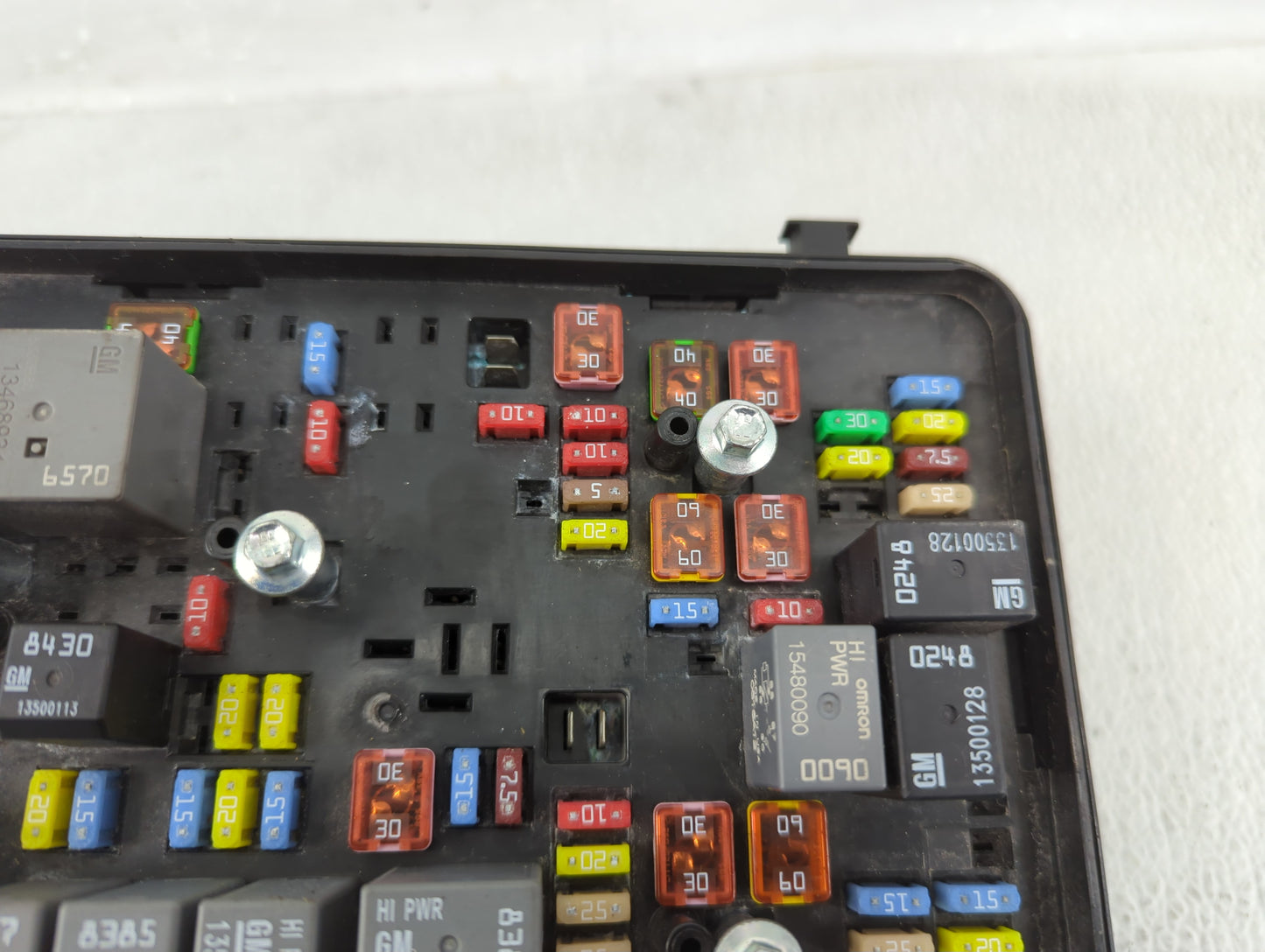 2016-2017 Chevrolet Equinox Fusebox Fuse Box Panel Relay Module P/N:23404556 Fits Fits 2016 2017 OEM Used Auto Parts - Oemus