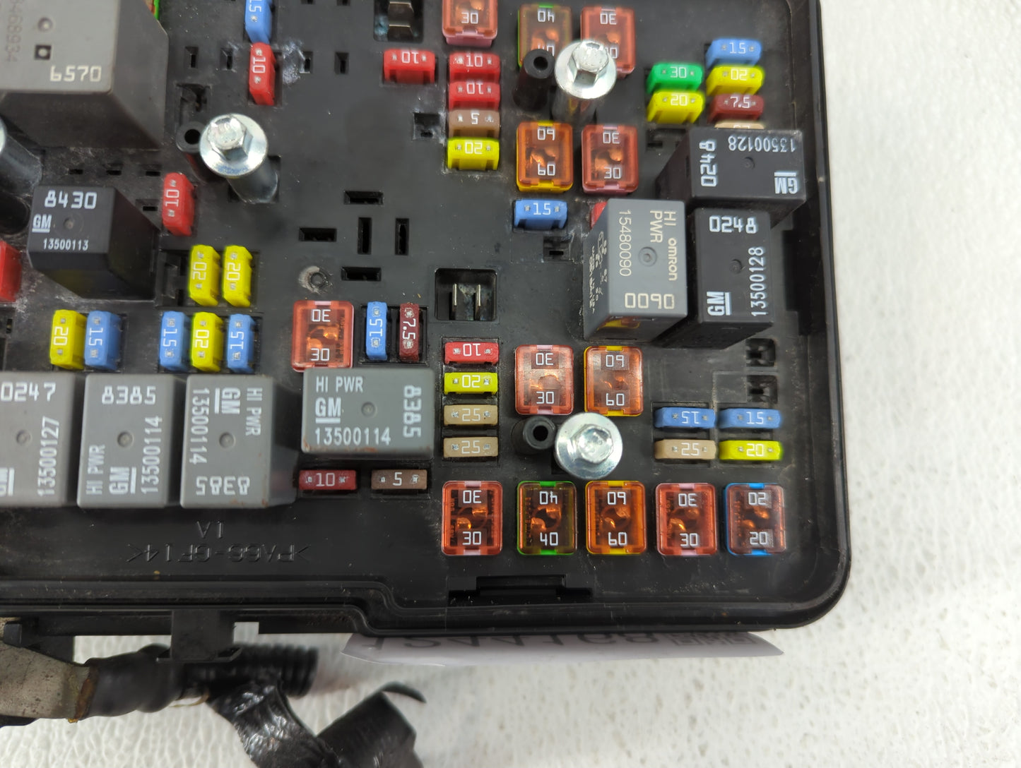 2016-2017 Chevrolet Equinox Fusebox Fuse Box Panel Relay Module P/N:23404556 Fits Fits 2016 2017 OEM Used Auto Parts - Oemus