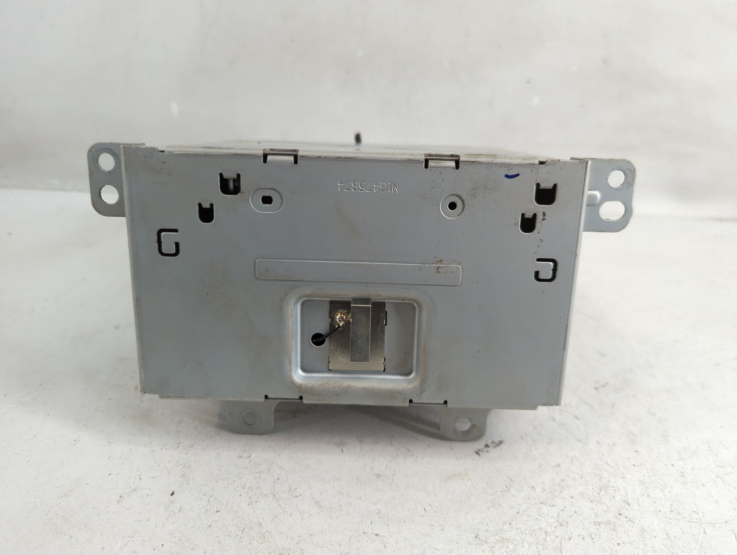 2016-2017 Chevrolet Equinox Radio AM FM Cd Player Receiver Replacement P/N:84064074 Fits Fits 2016 2017 OEM Used Auto Parts 