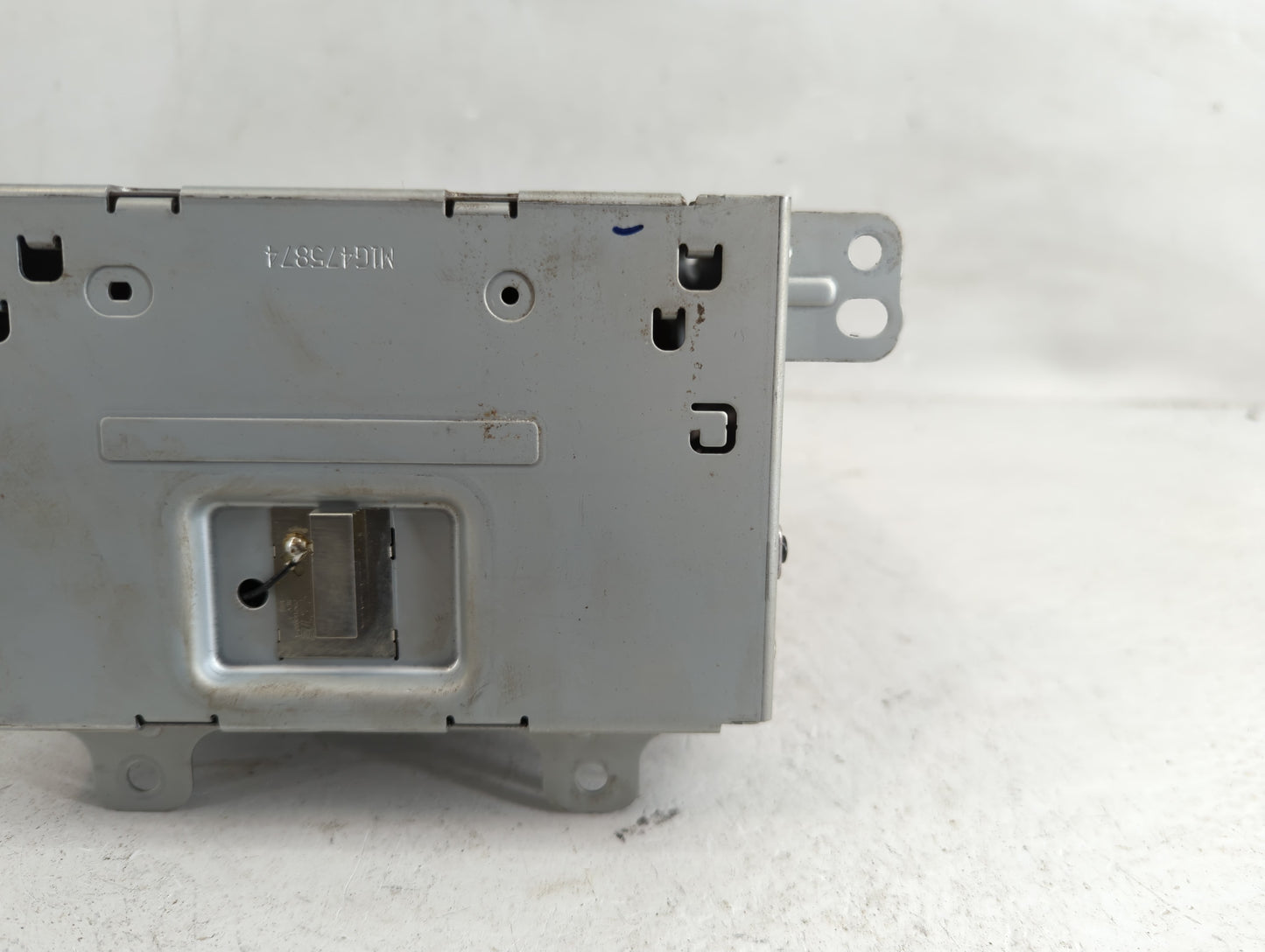 2016-2017 Chevrolet Equinox Radio AM FM Cd Player Receiver Replacement P/N:84064074 Fits Fits 2016 2017 OEM Used Auto Parts 