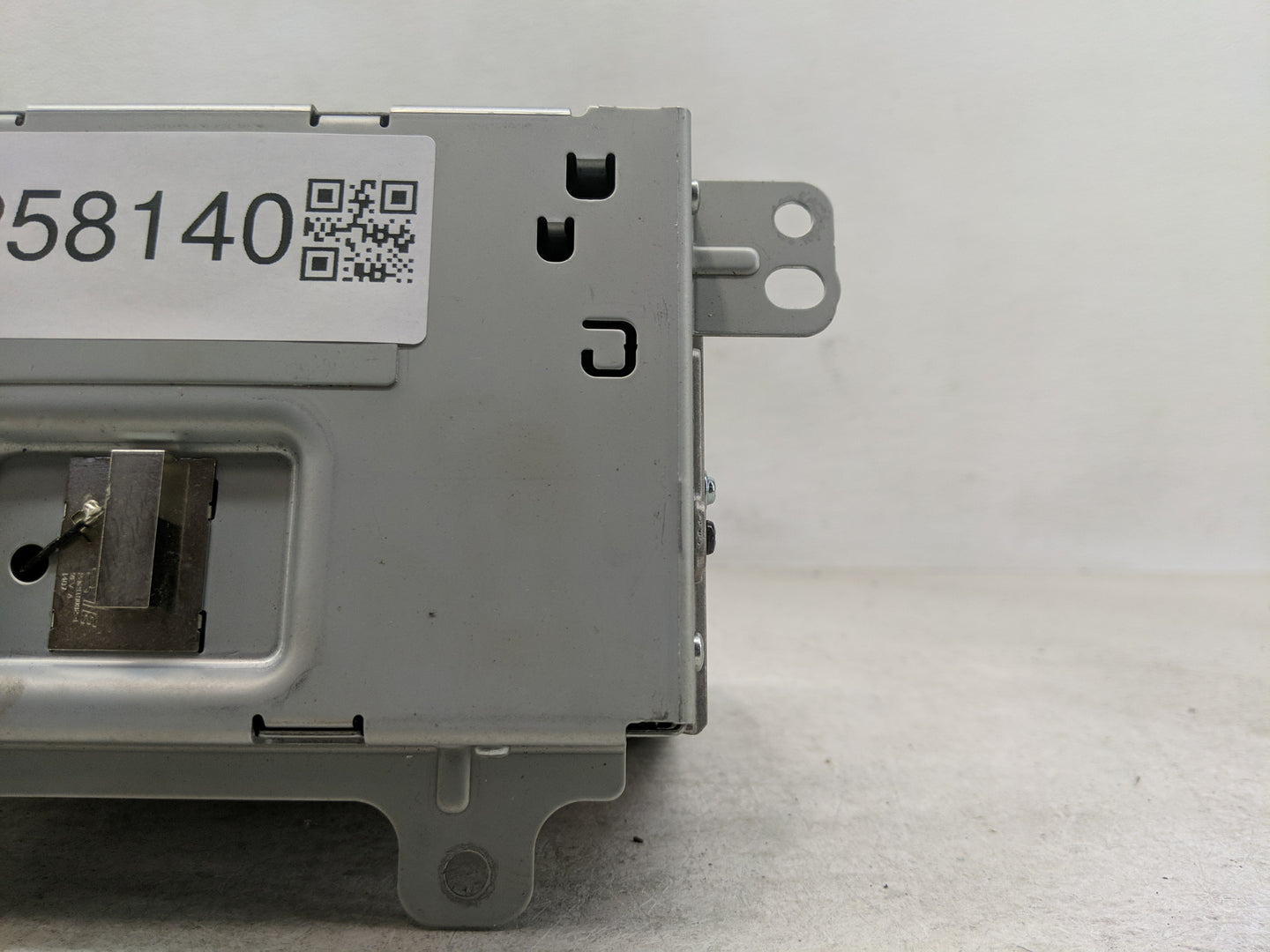 2016-2017 Chevrolet Equinox Radio AM FM Cd Player Receiver Replacement P/N:84064074 Fits Fits 2016 2017 OEM Used Auto Parts 