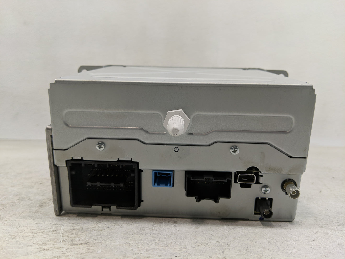 2016-2017 Chevrolet Equinox Radio AM FM Cd Player Receiver Replacement P/N:84064074 Fits Fits 2016 2017 OEM Used Auto Parts 