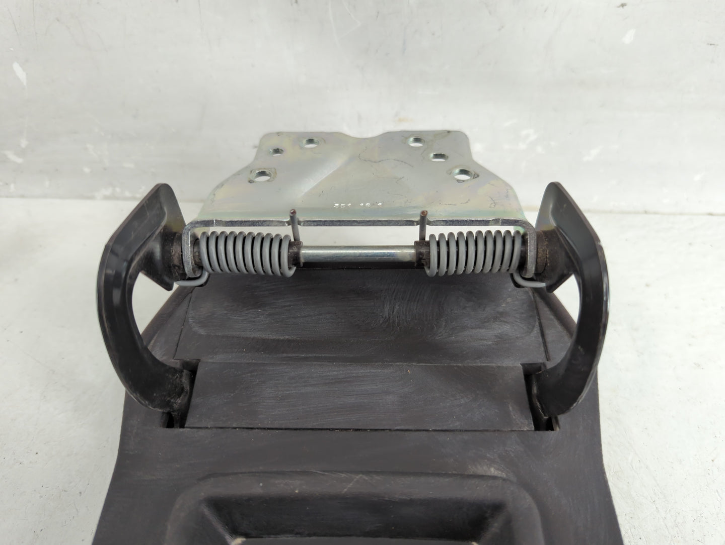 2017 Chevrolet Equinox Center Console Armrest Cover Lid Fits OEM Used Auto Parts - Oemusedautoparts1.com