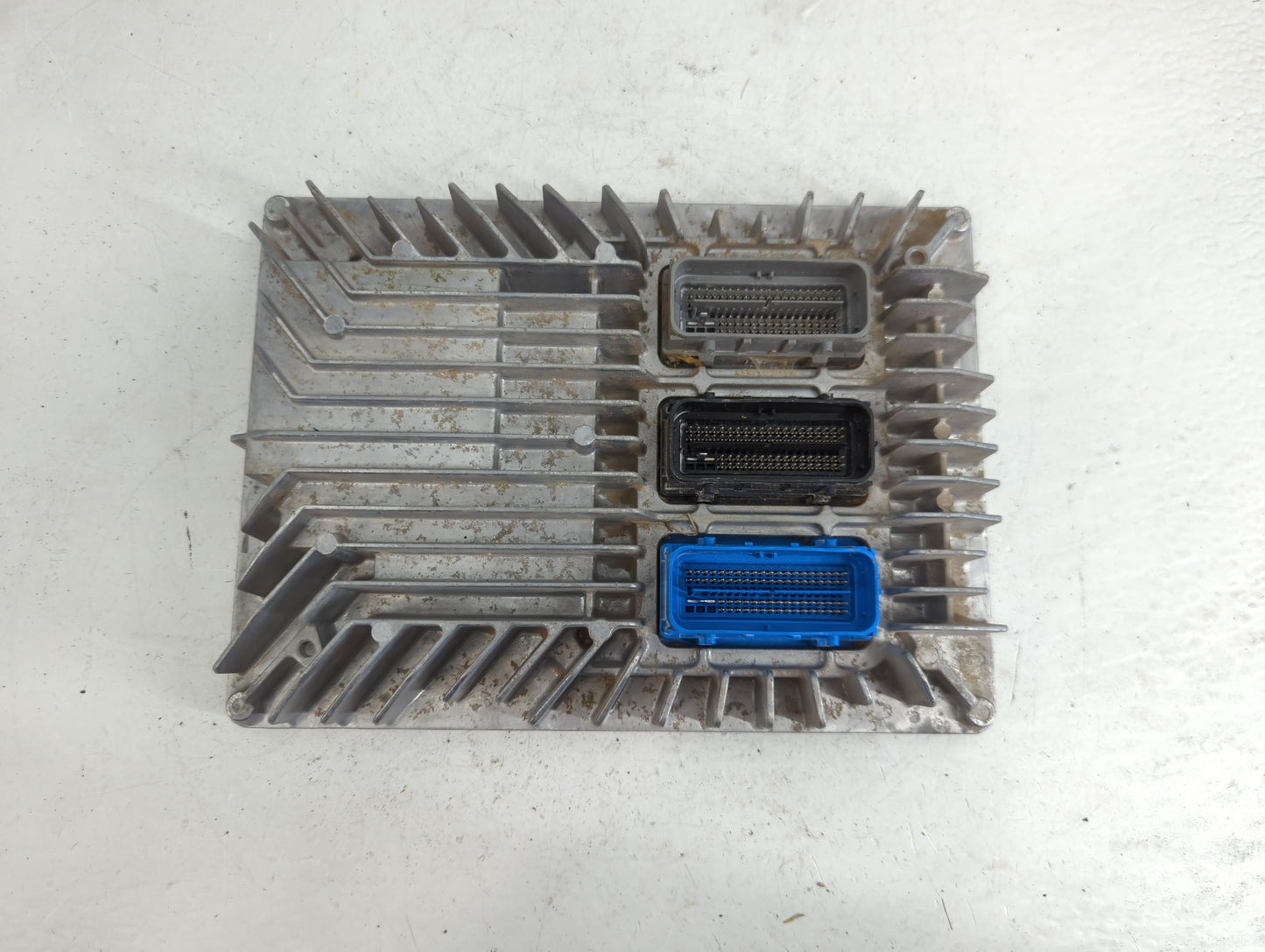 2017 Chevrolet Equinox PCM Engine Control Computer ECU ECM PCU OEM P/N:12667189 Fits Fits 2018 2019 2020 OEM Used Auto Parts