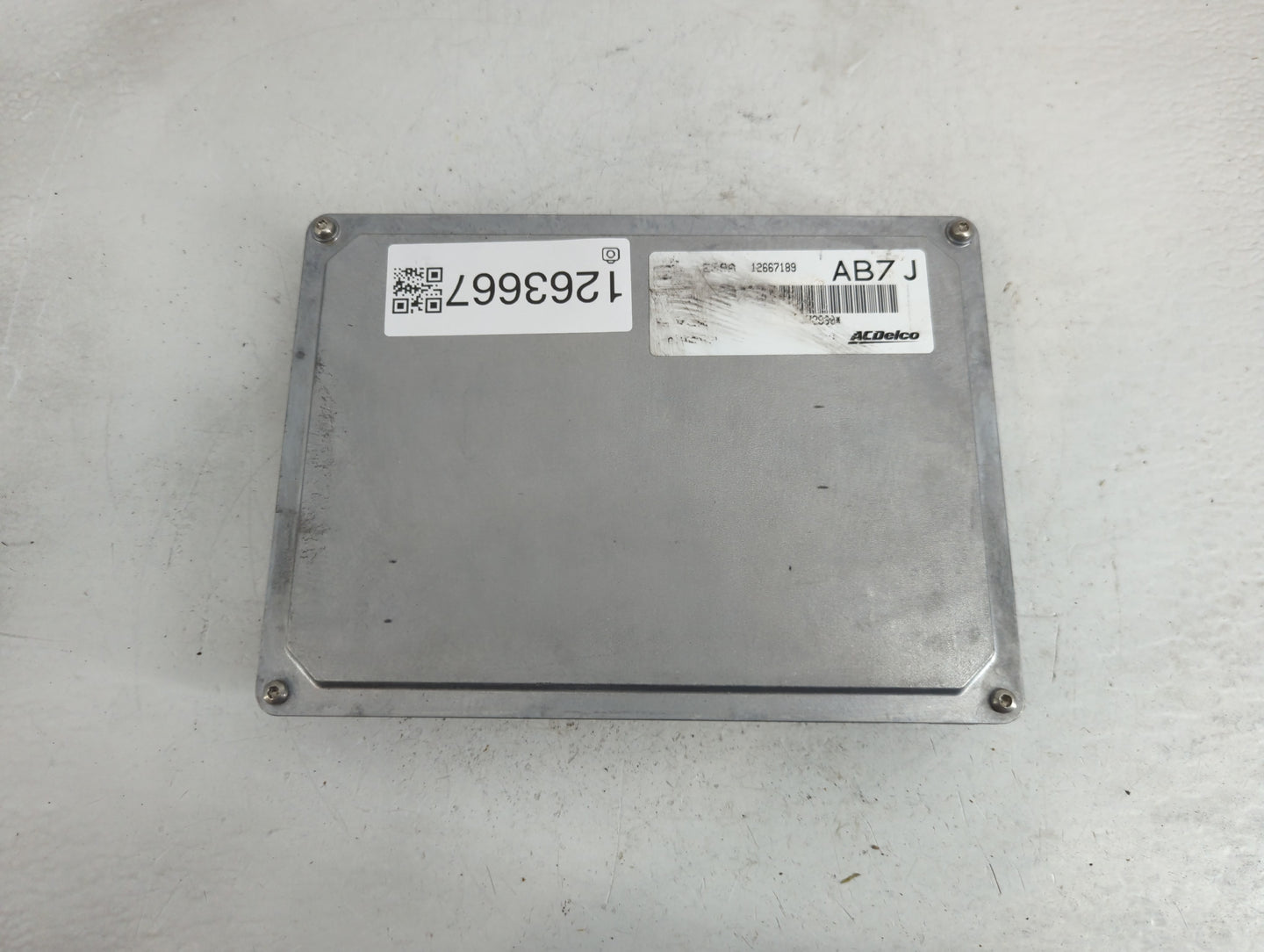 2017 Chevrolet Equinox PCM Engine Control Computer ECU ECM PCU OEM P/N:12667189 Fits Fits 2018 2019 2020 OEM Used Auto Parts