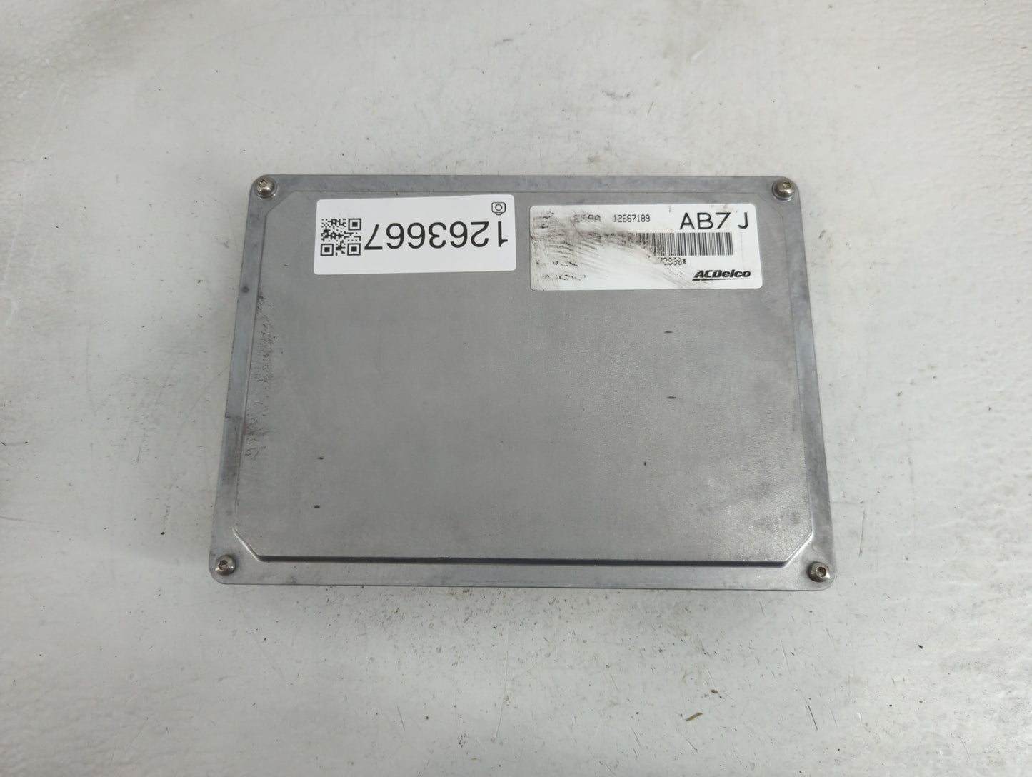 2017 Chevrolet Equinox PCM Engine Control Computer ECU ECM PCU OEM P/N:12667189 Fits Fits 2018 2019 2020 OEM Used Auto Parts