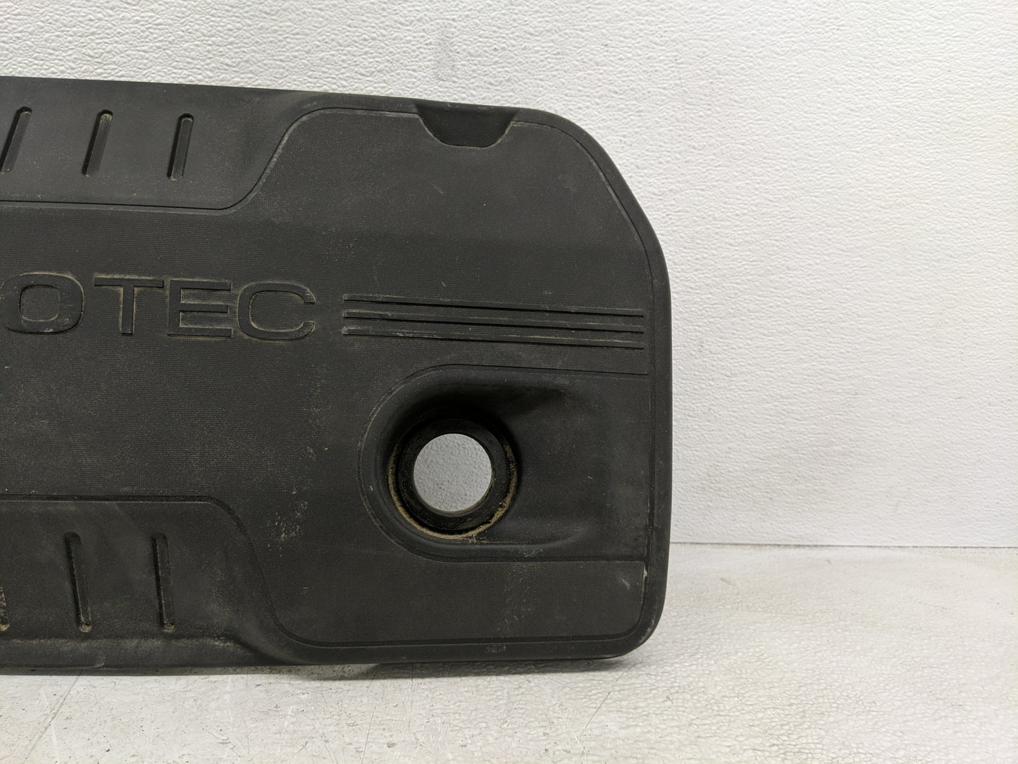2017 Chevrolet Equinox Engine Cover - Oemusedautoparts1.com