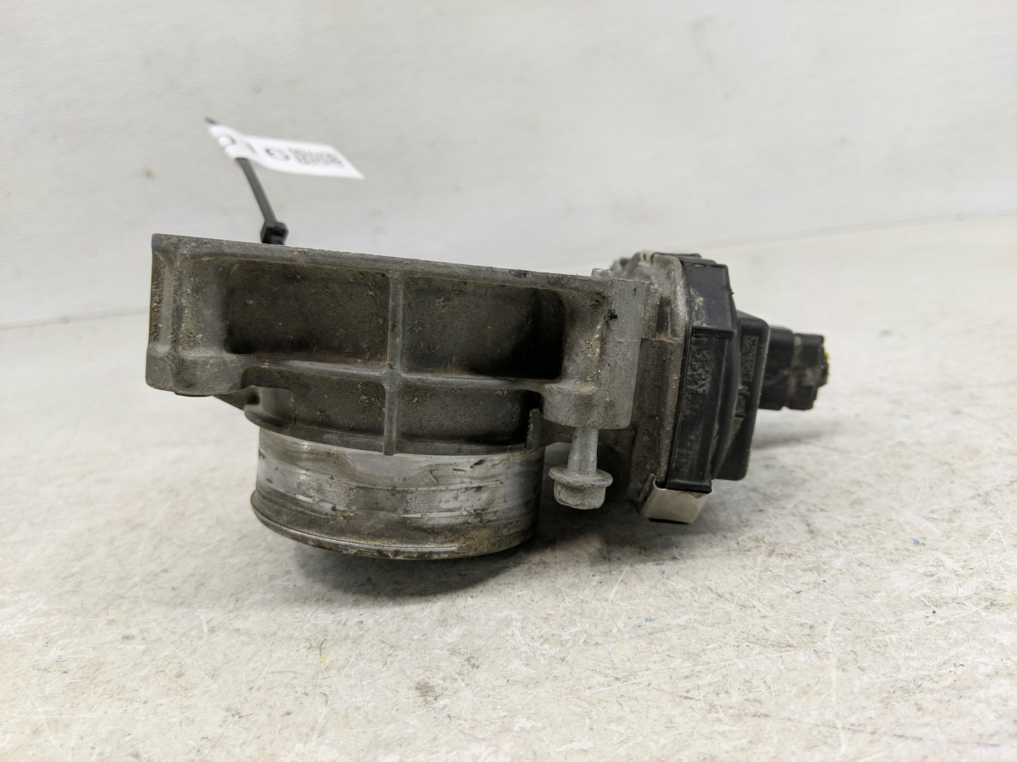 2016-2017 Chevrolet Equinox Throttle Body Fits Fits 2016 2017 OEM Used Auto Parts - Oemusedautoparts1.com