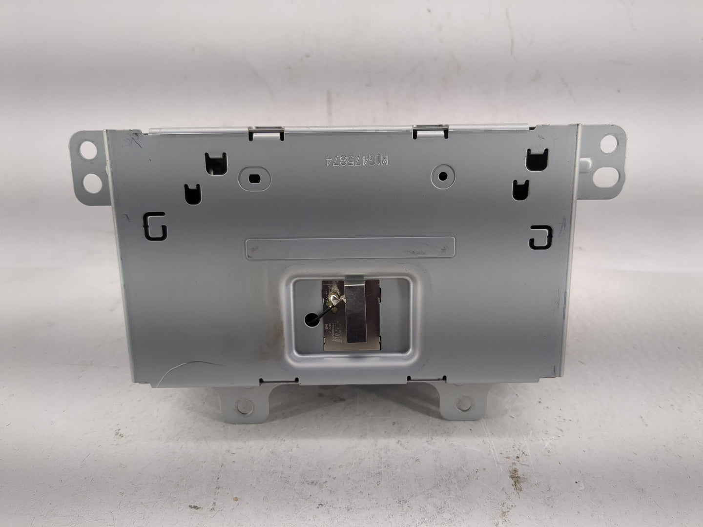 2016-2017 Chevrolet Equinox Radio AM FM Cd Player Receiver Replacement P/N:84064074 Fits Fits 2016 2017 OEM Used Auto Parts 