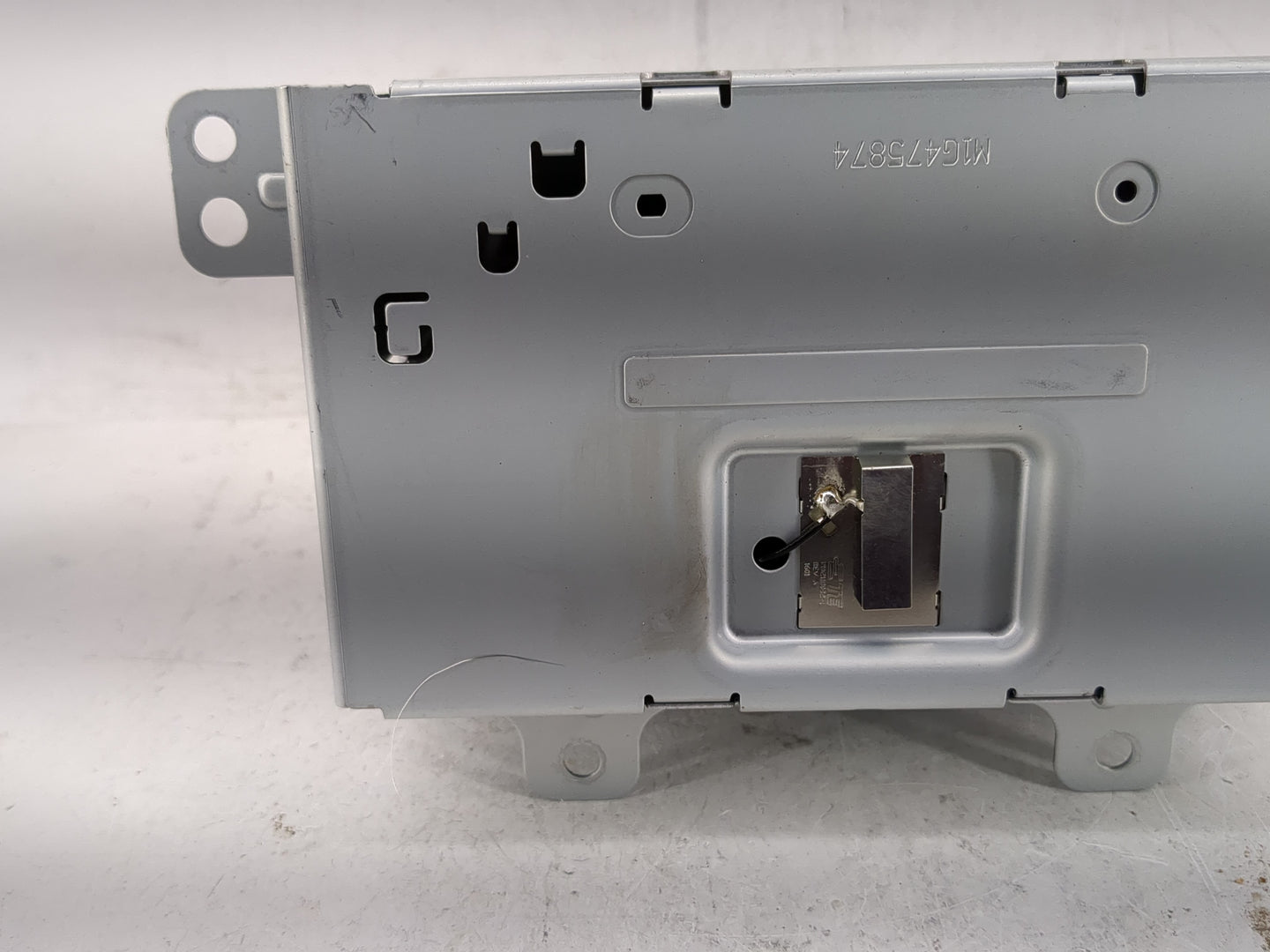 2016-2017 Chevrolet Equinox Radio AM FM Cd Player Receiver Replacement P/N:84064074 Fits Fits 2016 2017 OEM Used Auto Parts 