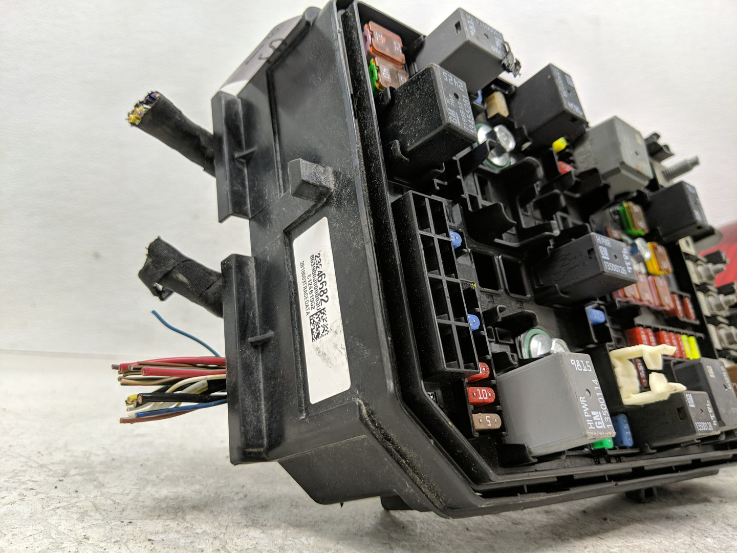 2016-2017 Chevrolet Equinox Fusebox Fuse Box Panel Relay Module P/N:23246682 Fits Fits 2016 2017 OEM Used Auto Parts - Oemus
