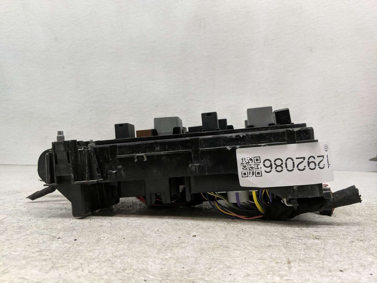 2016-2017 Chevrolet Equinox Fusebox Fuse Box Panel Relay Module P/N:23246682 Fits Fits 2016 2017 OEM Used Auto Parts - Oemus