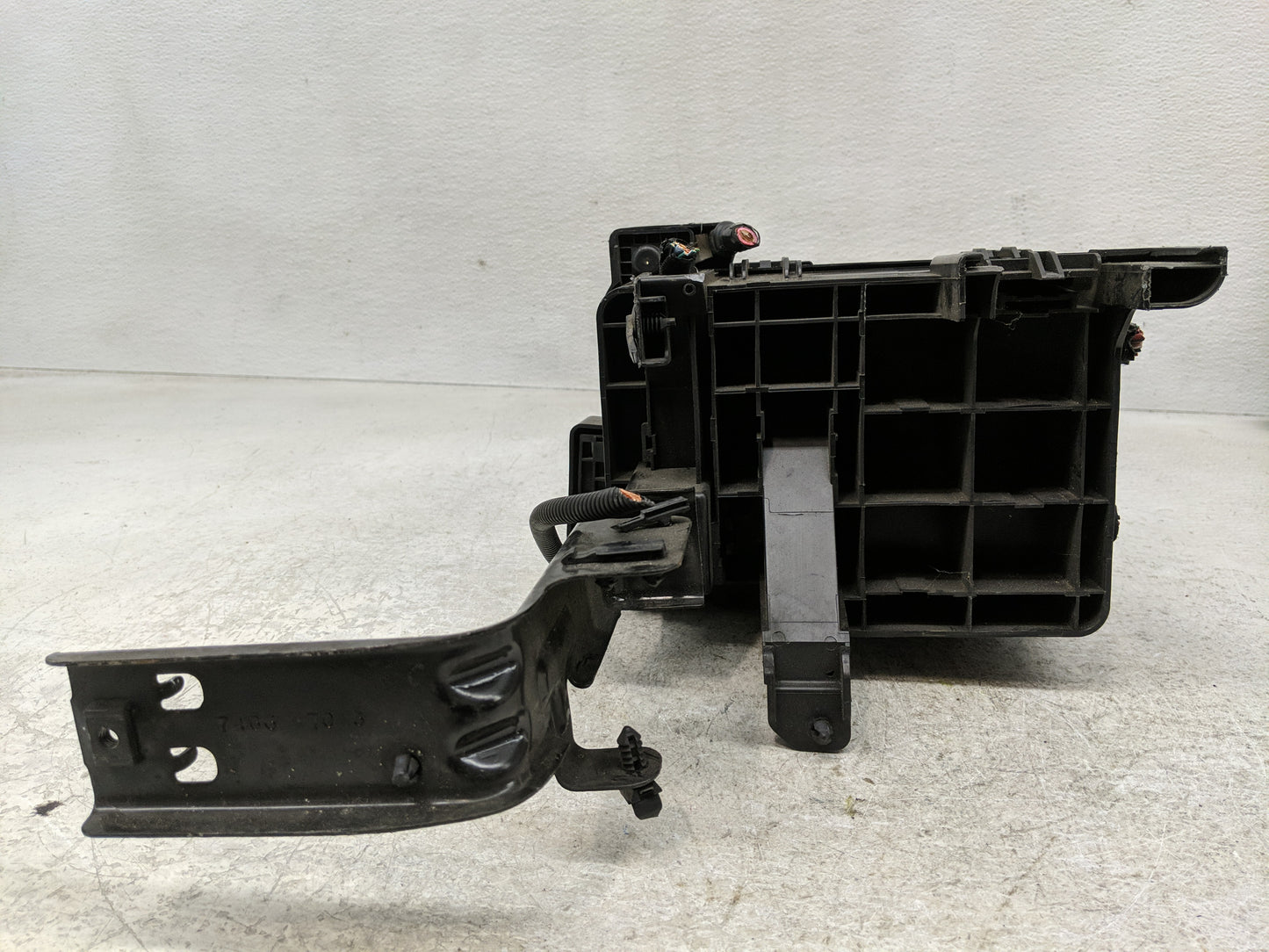 2016-2017 Chevrolet Equinox Fusebox Fuse Box Panel Relay Module P/N:84080470 01 Fits Fits 2016 2017 OEM Used Auto Parts - Oe