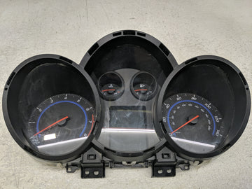 2013-2017 Chevrolet Equinox Instrument Cluster Speedometer Gauges Fits Fits 2013 2014 2015 2016 2017 OEM Used Auto Parts - O
