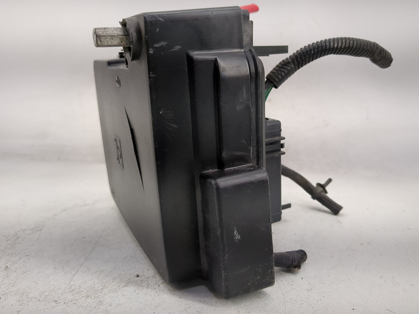 2016-2017 Chevrolet Equinox Fusebox Fuse Box Panel Relay Module P/N:84080470 01 Fits Fits 2016 2017 OEM Used Auto Parts - Oe