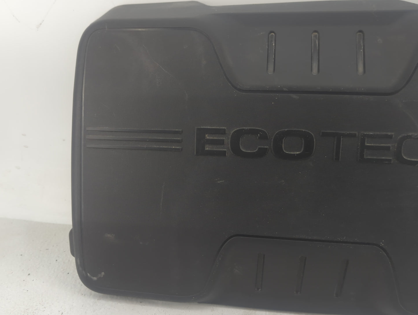 2017 Chevrolet Equinox Engine Cover - Oemusedautoparts1.com