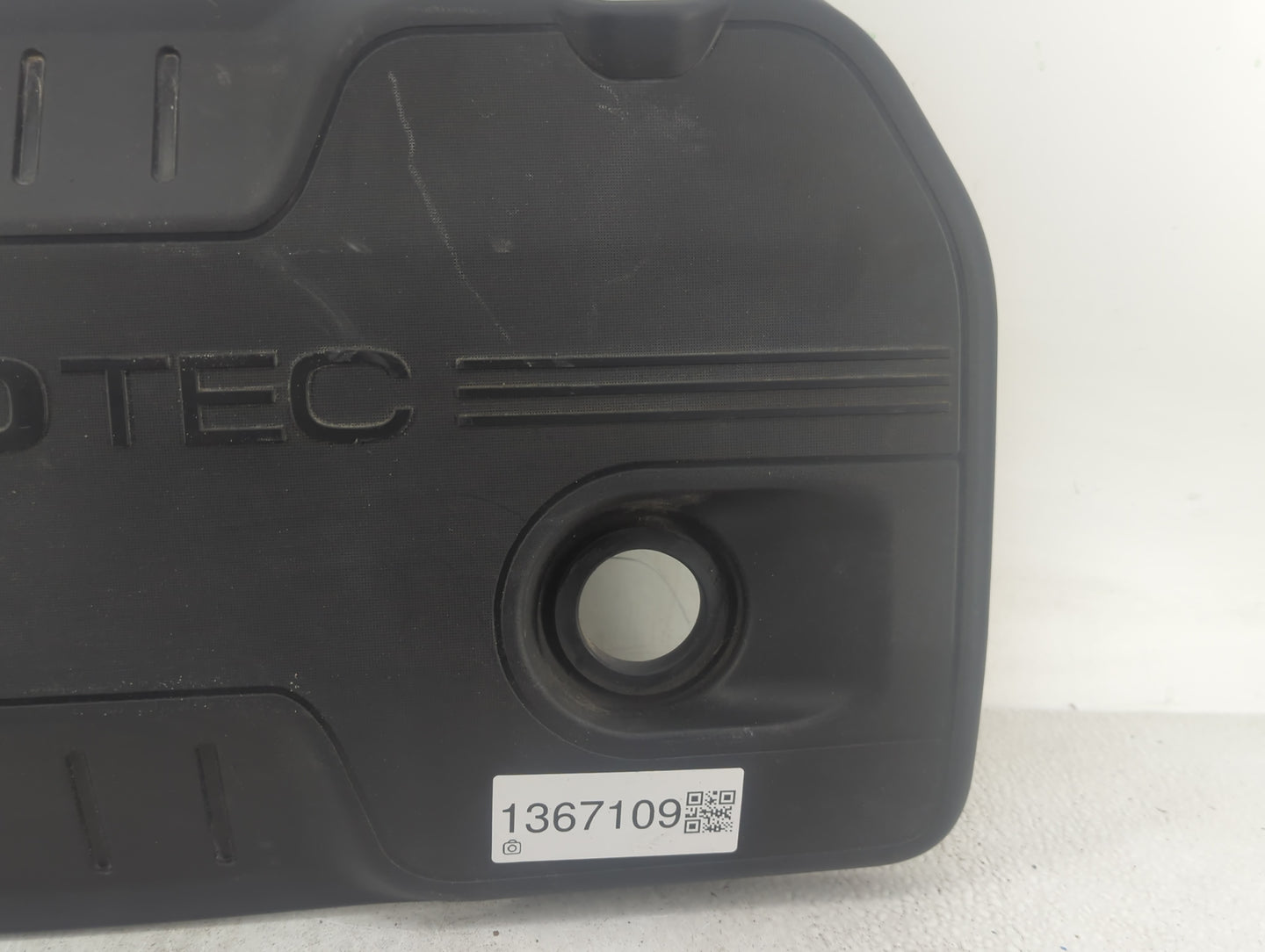 2017 Chevrolet Equinox Engine Cover - Oemusedautoparts1.com