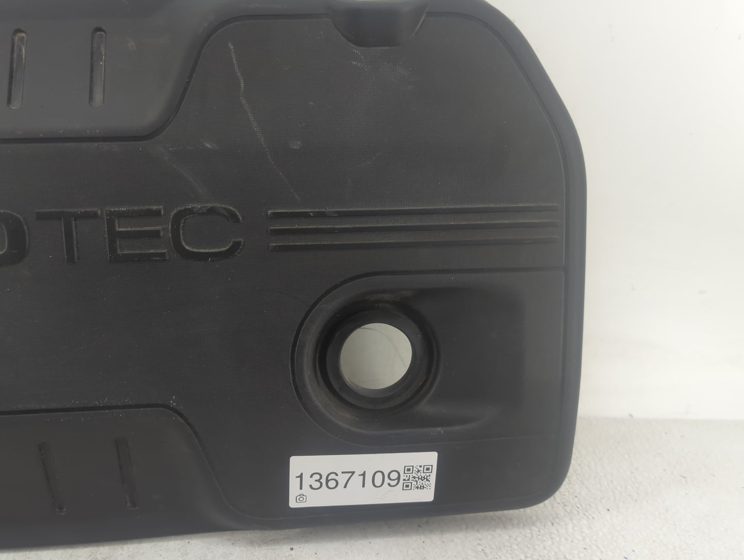 2017 Chevrolet Equinox Engine Cover - Oemusedautoparts1.com