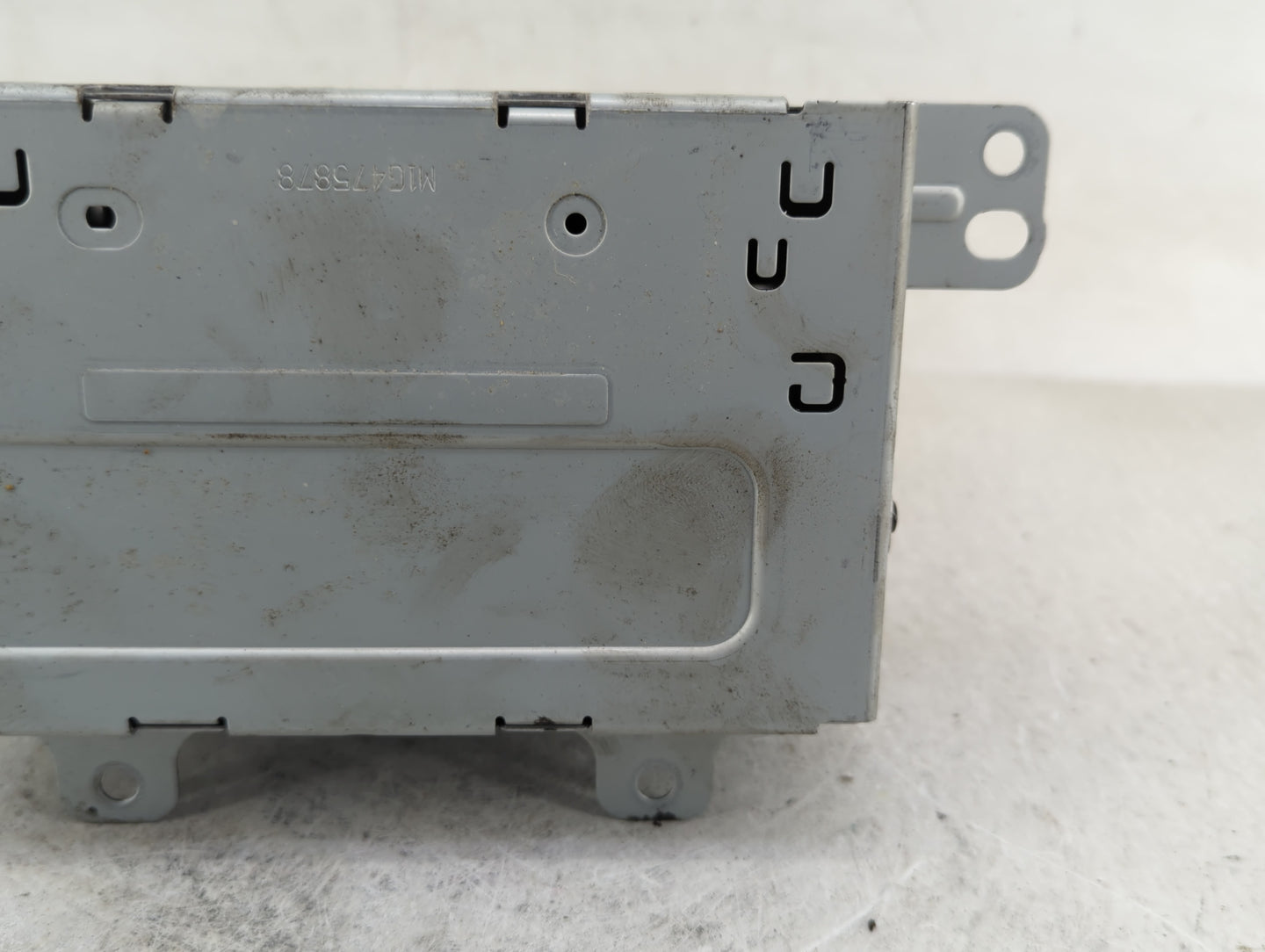 2016-2017 Chevrolet Equinox Radio AM FM Cd Player Receiver Replacement P/N:84064076 Fits Fits 2016 2017 OEM Used Auto Parts 