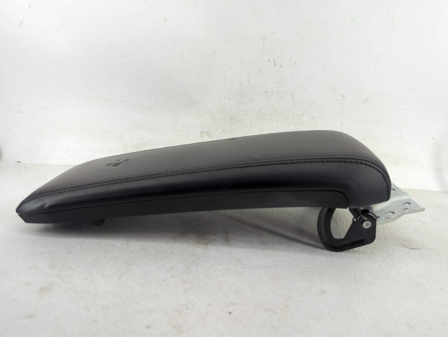 2017 Chevrolet Equinox Center Console Armrest Cover Lid Fits OEM Used Auto Parts - Oemusedautoparts1.com