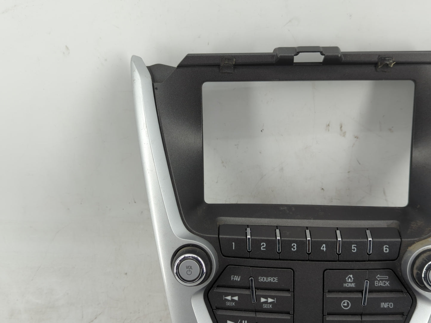 2016-2017 Chevrolet Equinox Radio Control Panel - Oemusedautoparts1.com