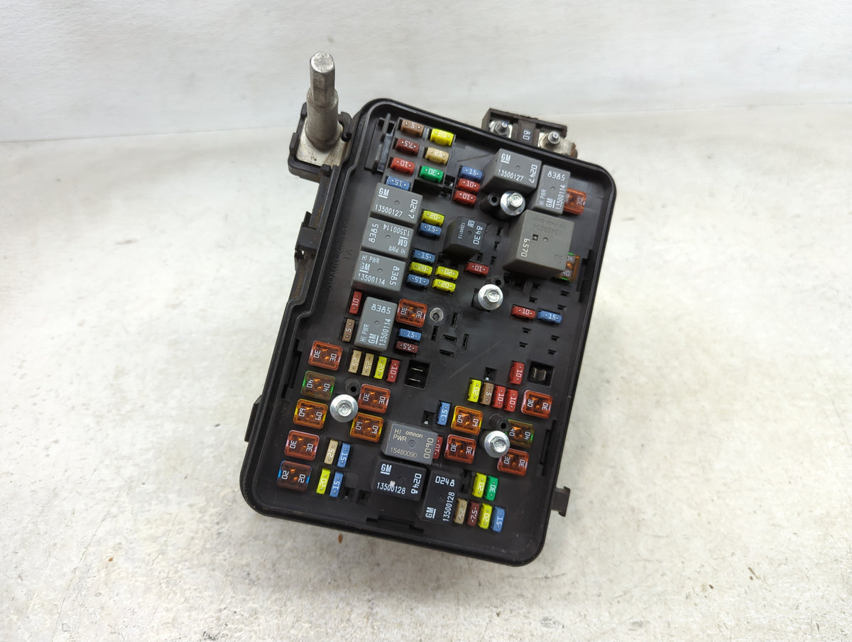 2016-2017 Chevrolet Equinox Fusebox Fuse Box Panel Relay Module P/N:22922727 84080470 01 Fits Fits 2016 2017 OEM Used Auto P