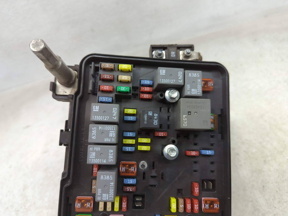 2016-2017 Chevrolet Equinox Fusebox Fuse Box Panel Relay Module P/N:22922727 84080470 01 Fits Fits 2016 2017 OEM Used Auto P
