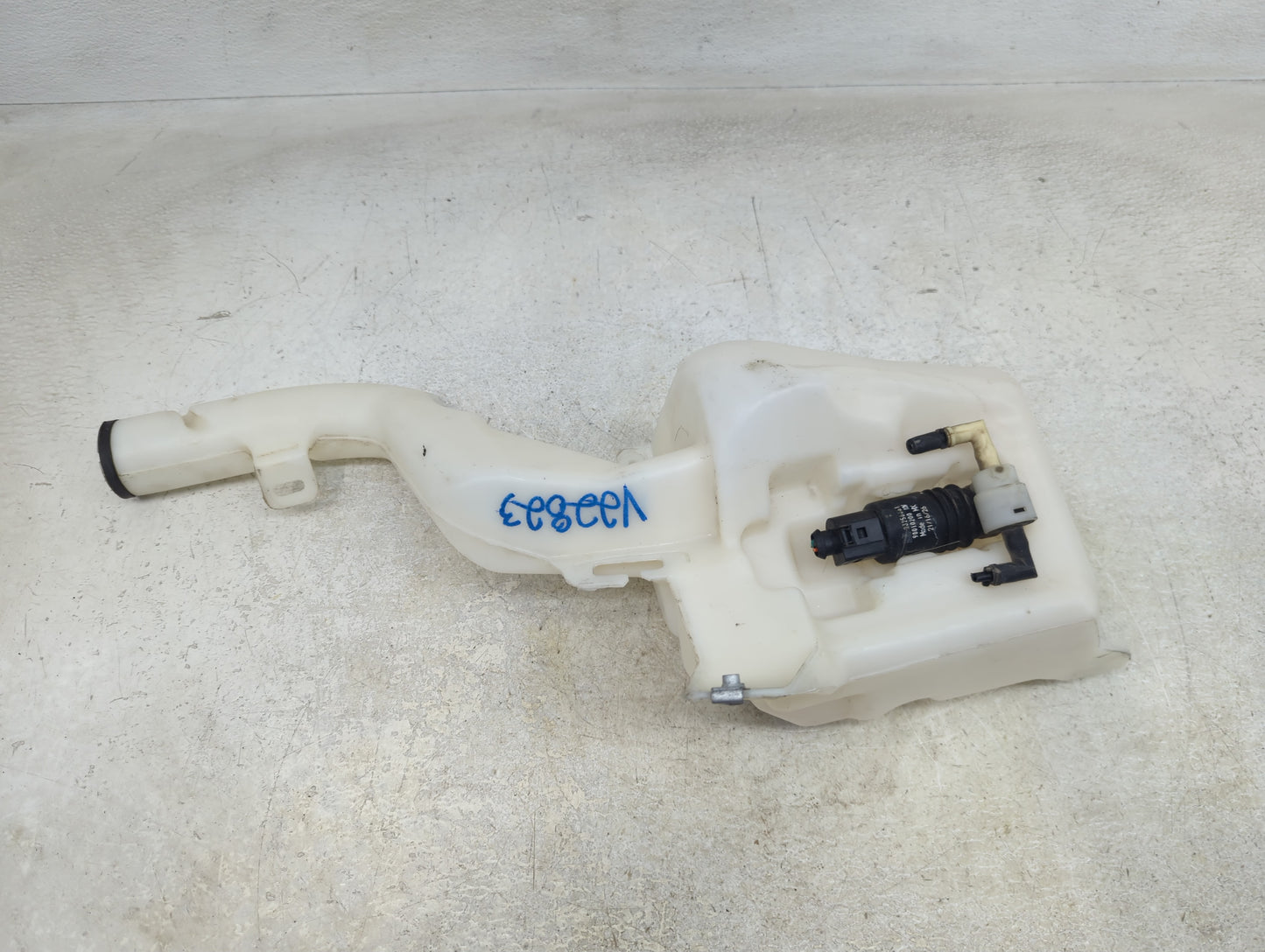2017-2017 Chevrolet Equinox Windshield Washer Fluid Reservoir Bottle Oem - Oemusedautoparts1.com