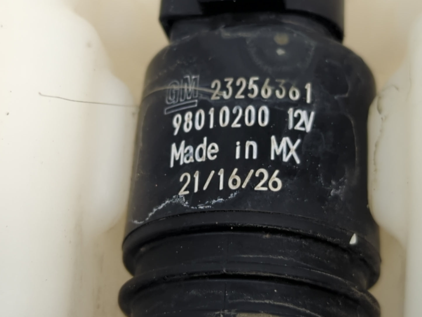 2017-2017 Chevrolet Equinox Windshield Washer Fluid Reservoir Bottle Oem - Oemusedautoparts1.com
