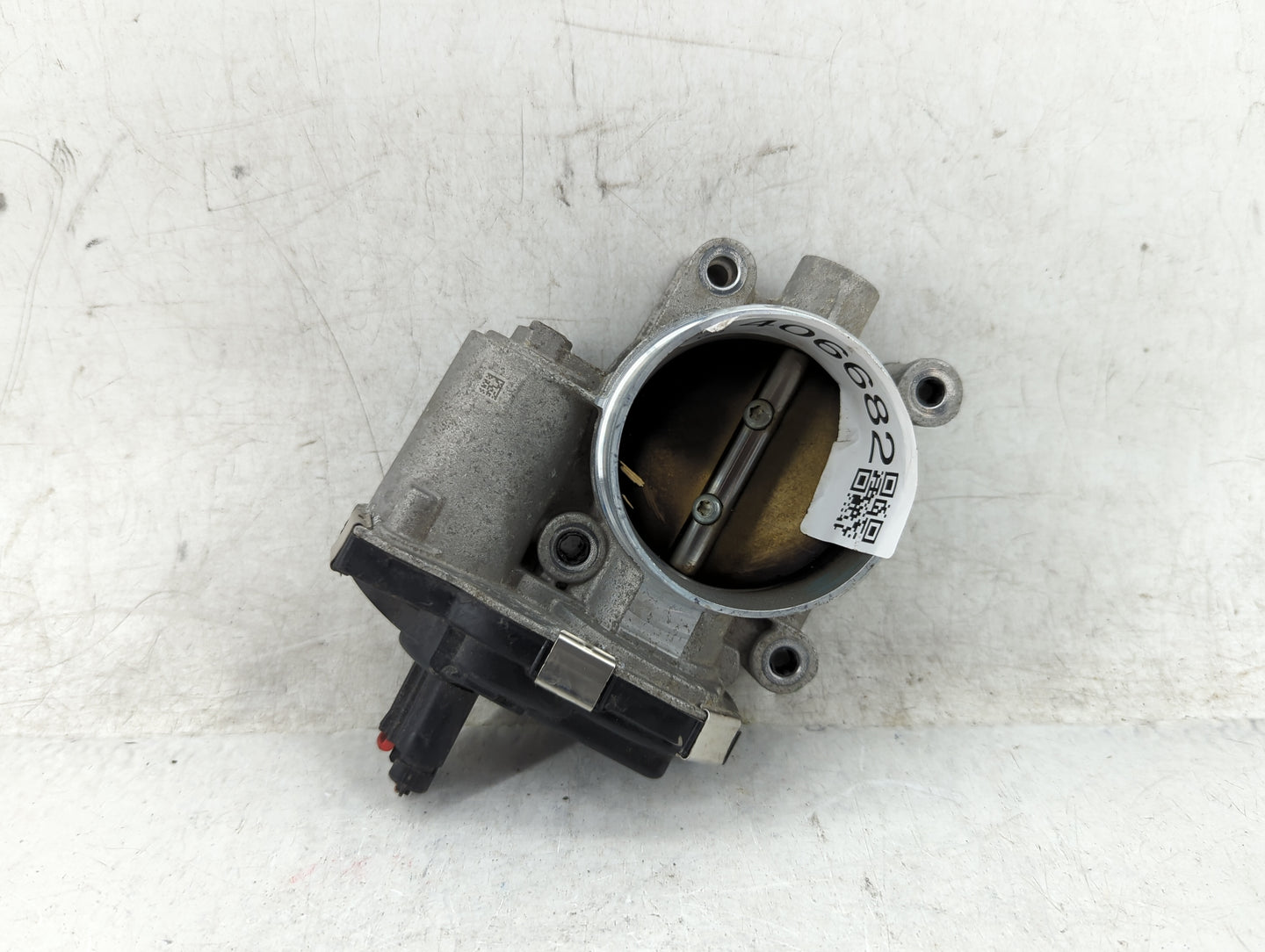 2016-2017 Chevrolet Equinox Throttle Body P/N:12669146AA Fits Fits 2016 2017 OEM Used Auto Parts - Oemusedautoparts1.com