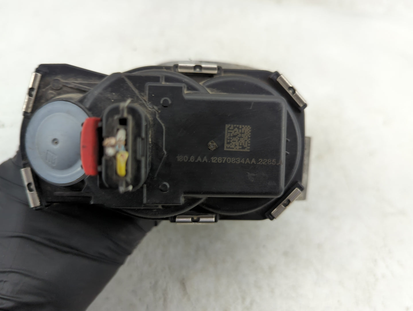 2016-2017 Chevrolet Equinox Throttle Body P/N:12670834AA Fits Fits 2016 2017 OEM Used Auto Parts - Oemusedautoparts1.com