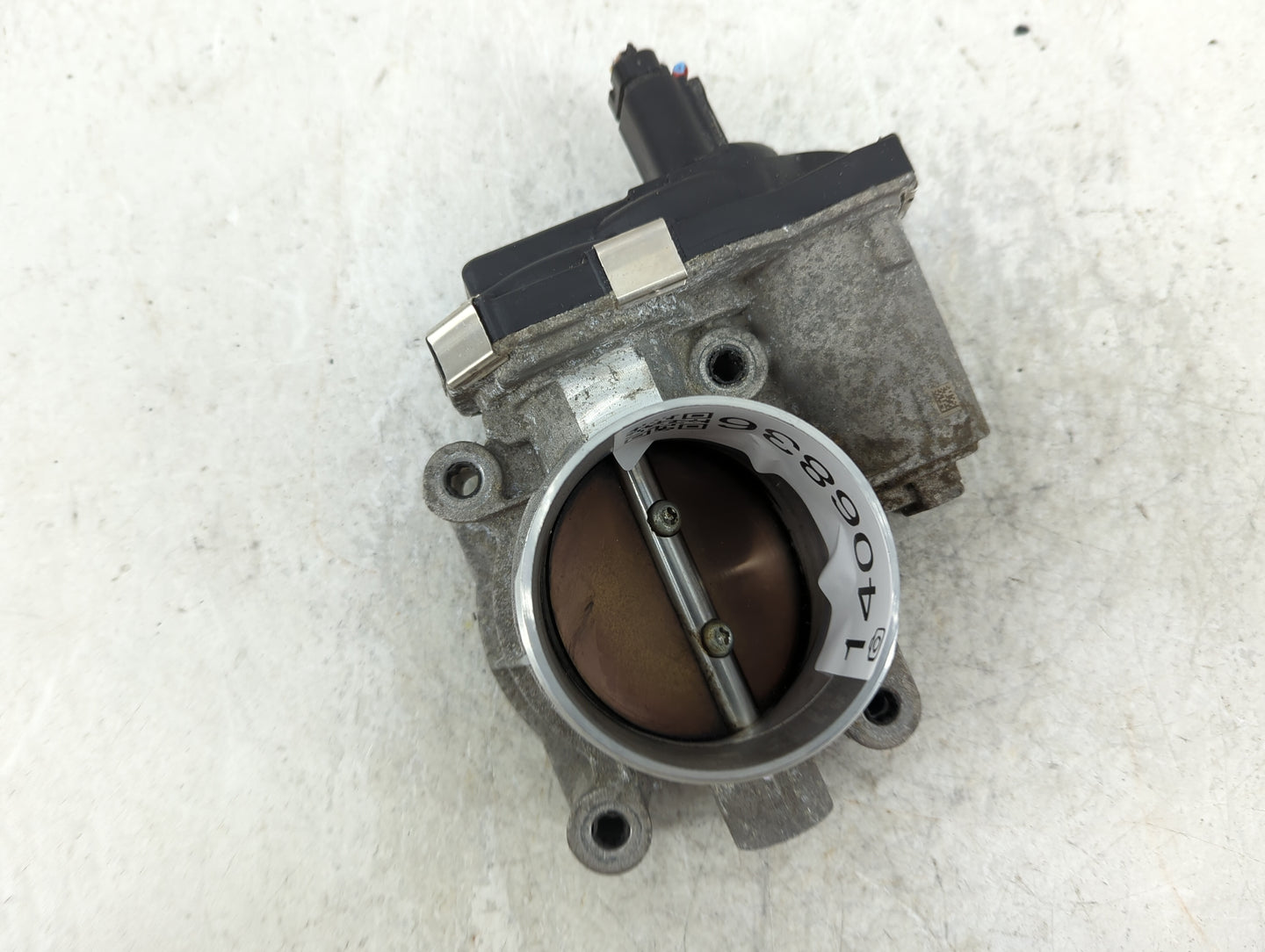 2016-2017 Chevrolet Equinox Throttle Body P/N:12669146AA Fits Fits 2016 2017 OEM Used Auto Parts - Oemusedautoparts1.com