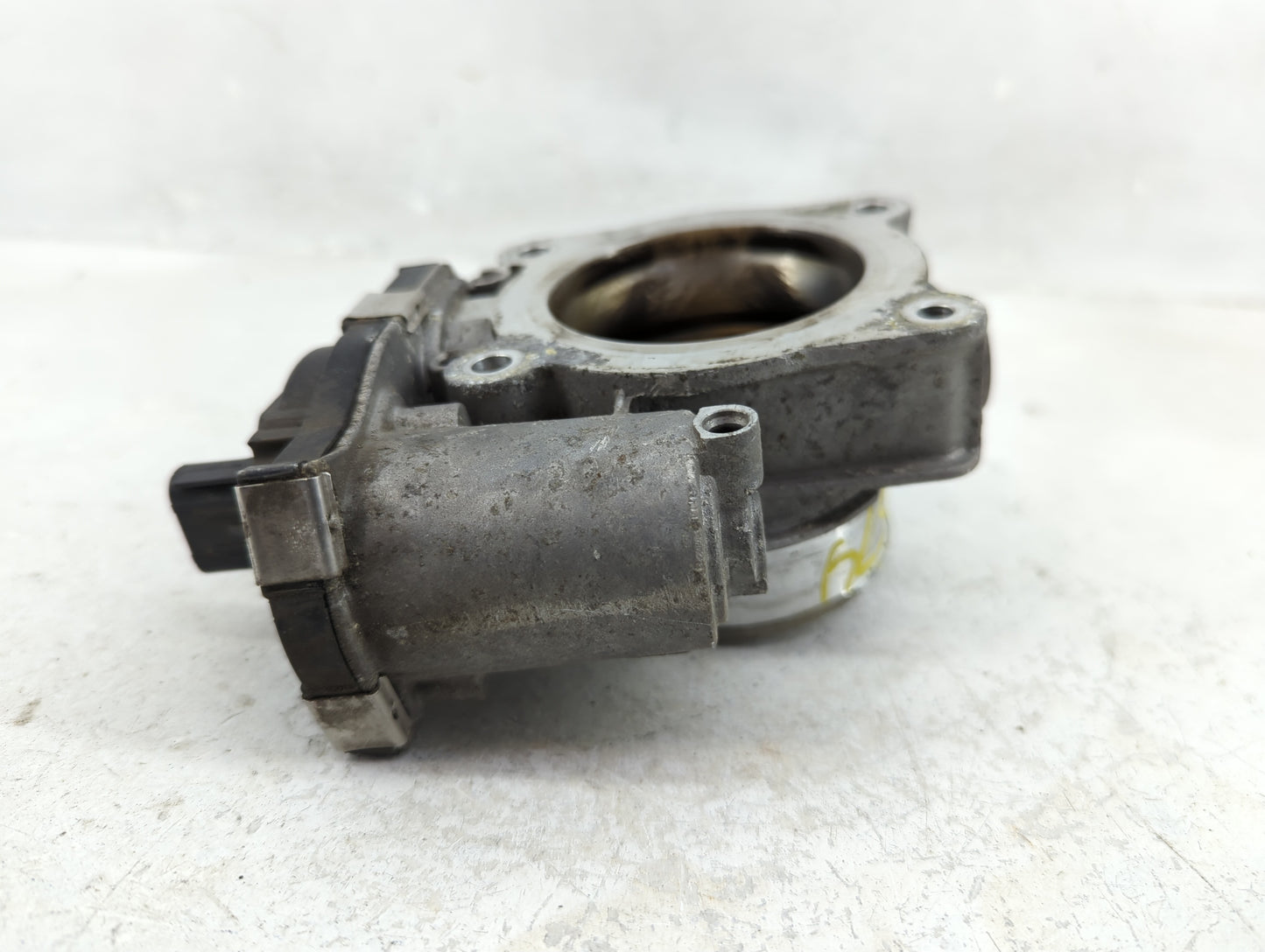 2016-2017 Chevrolet Equinox Throttle Body P/N:12670834AA Fits Fits 2016 2017 OEM Used Auto Parts - Oemusedautoparts1.com