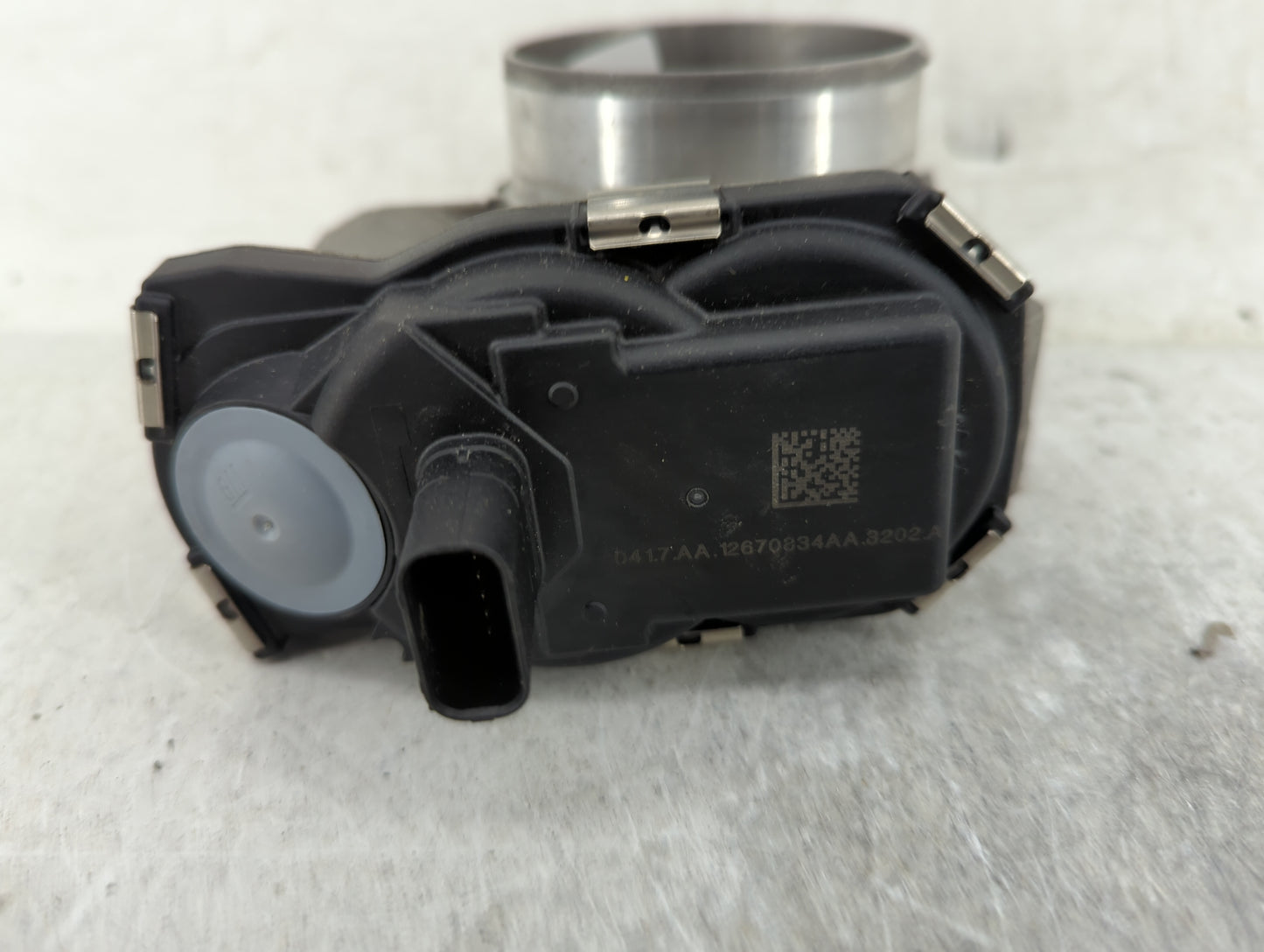2016-2017 Chevrolet Equinox Throttle Body P/N:12670834AA Fits Fits 2016 2017 OEM Used Auto Parts - Oemusedautoparts1.com