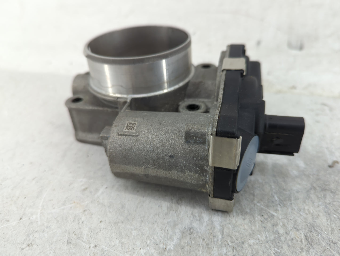 2016-2017 Chevrolet Equinox Throttle Body P/N:12670834AA Fits Fits 2016 2017 OEM Used Auto Parts - Oemusedautoparts1.com